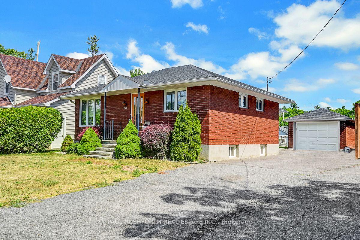 235 Elgin Street W, Arnprior — Detached for sale, photo 1
