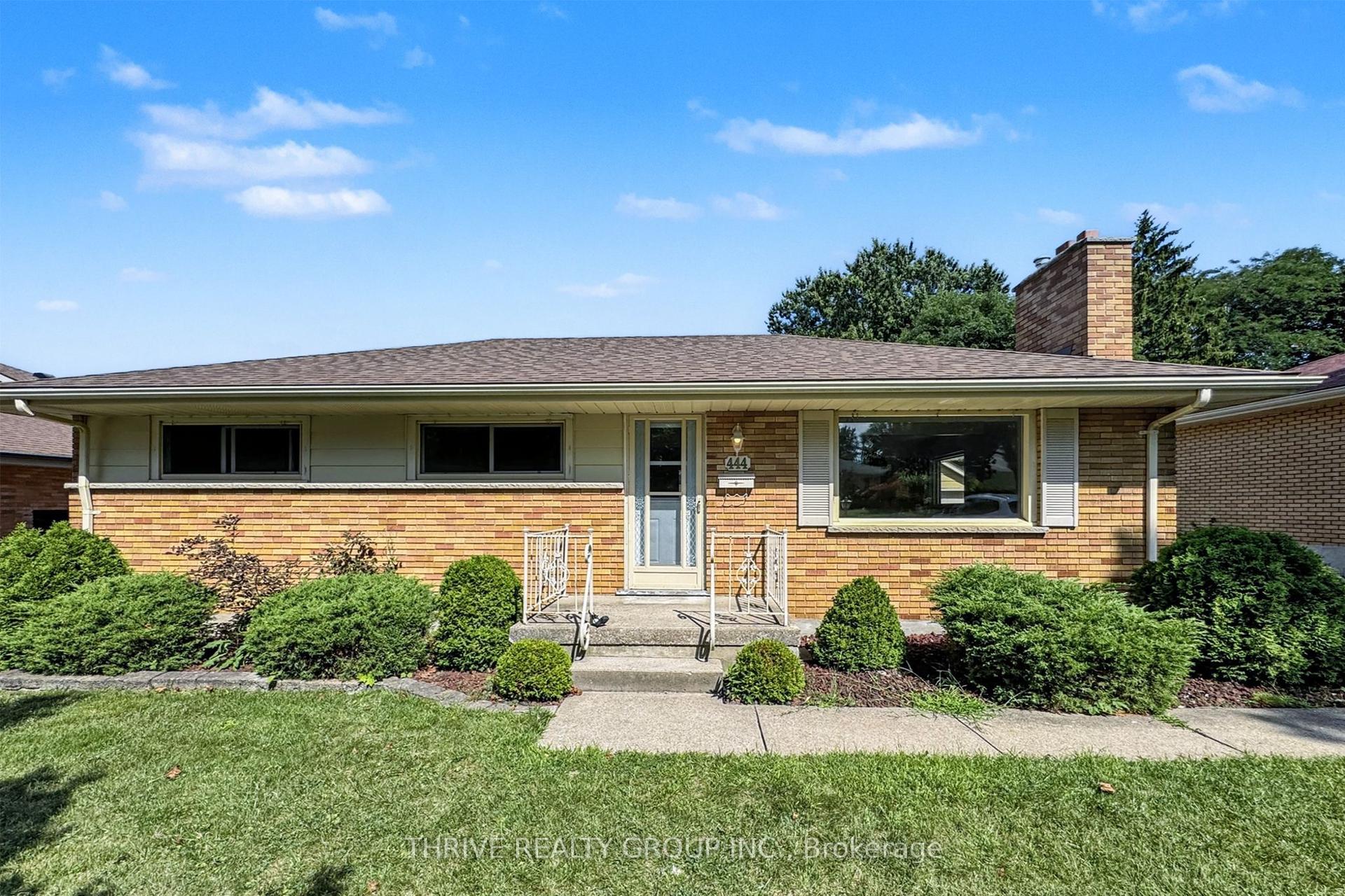444 Ridgewood Crescent Lower #Lower — photo 1