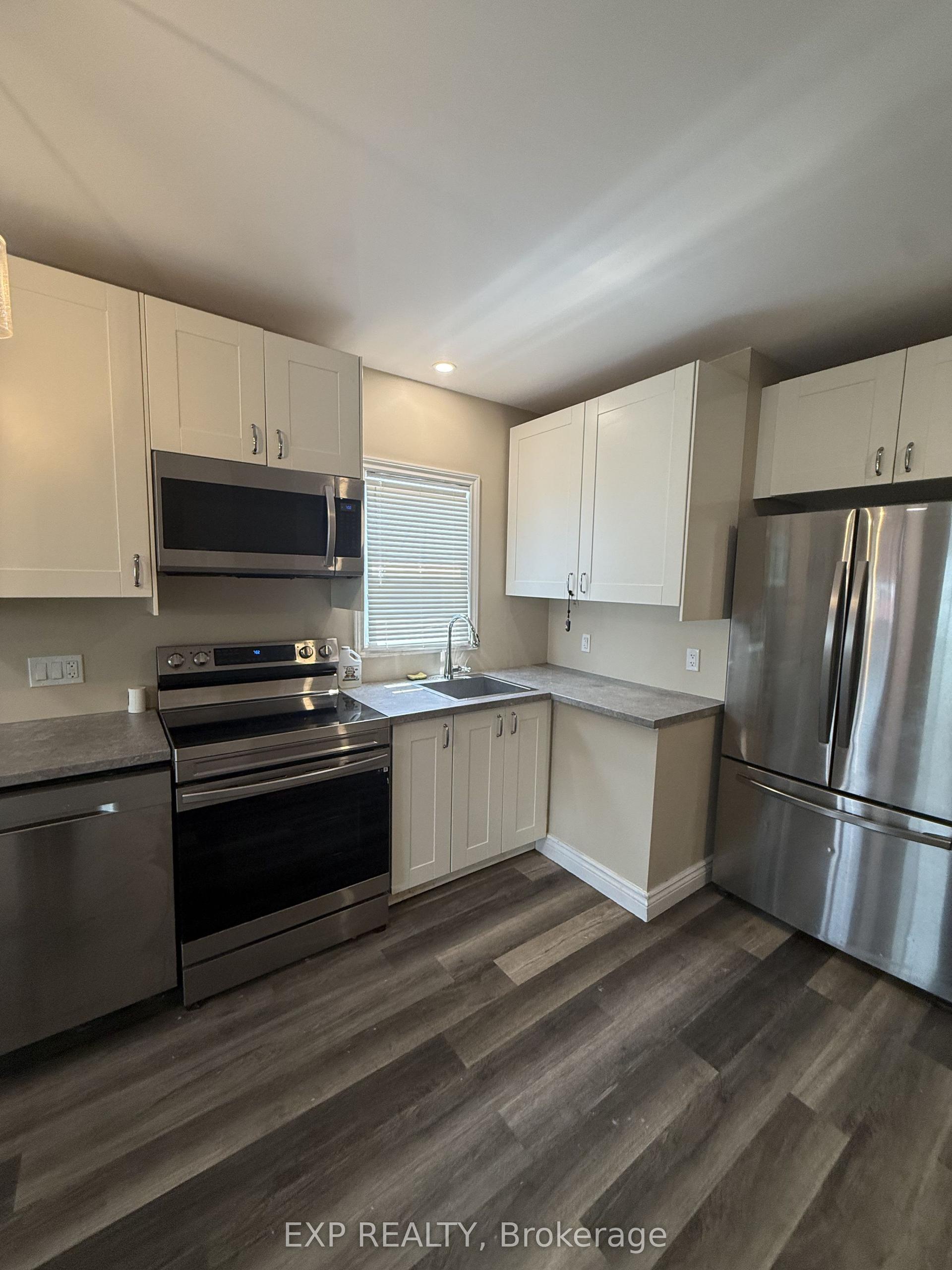 33 Concord Avenue, St. Catharines — Detached for lease, photo 1
