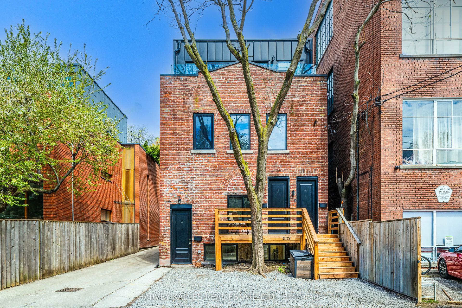 692 Richmond Street W 3 #3 — photo 1