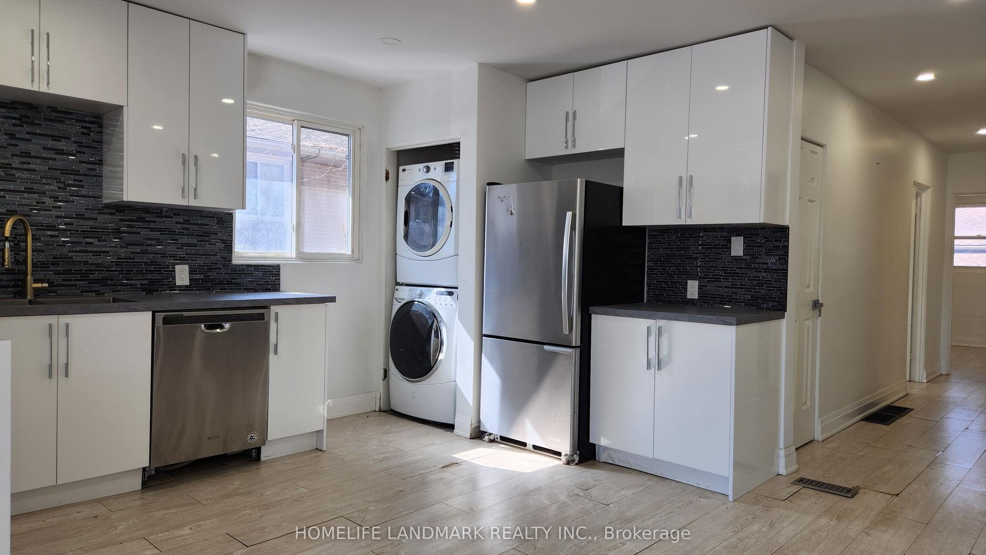 235 Penn Avenue, Newmarket — Semi-Detached for lease, photo 1