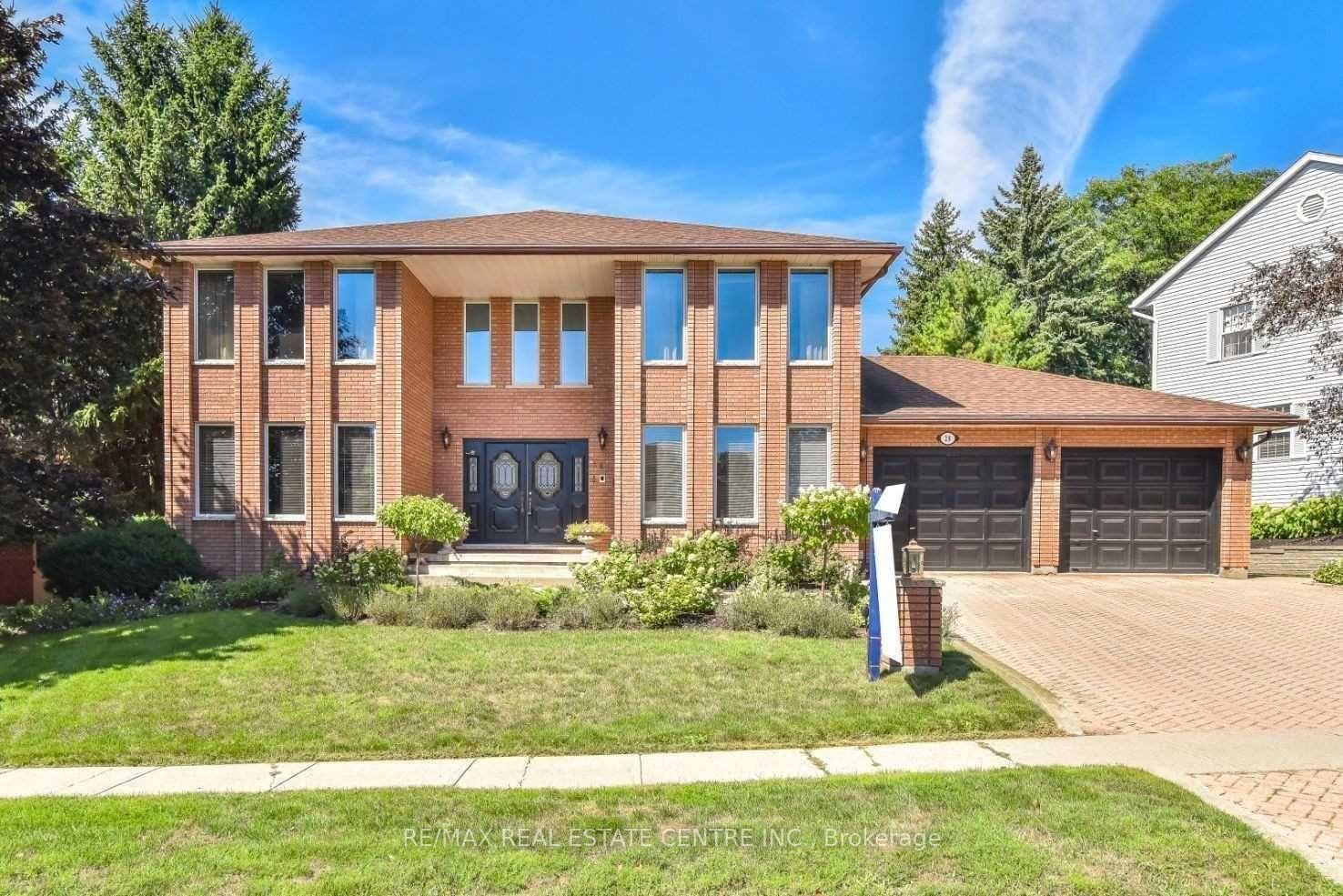 28 Walnut Drive, Guelph — Detached for lease, photo 1