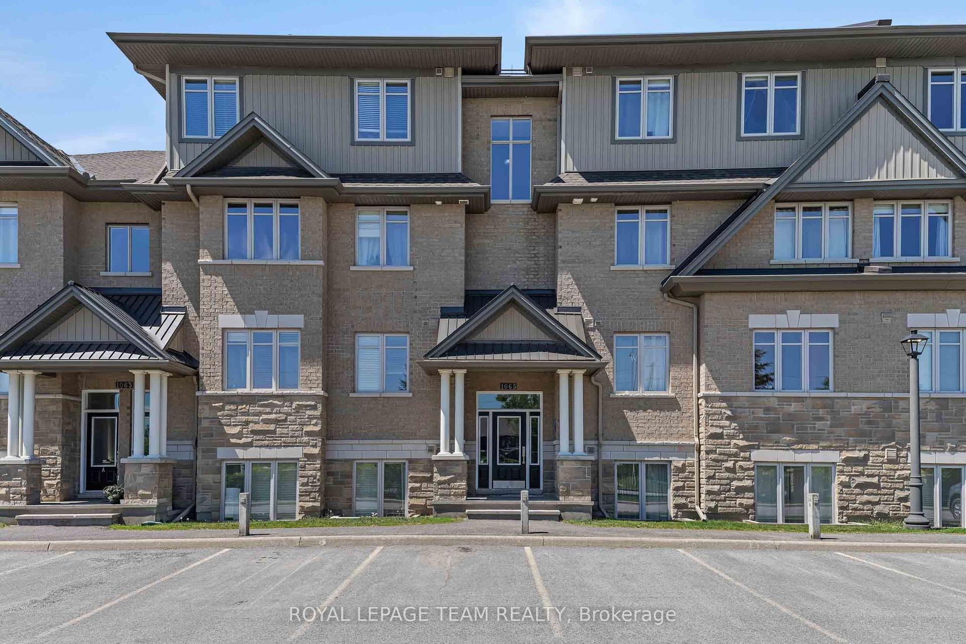 1065 Beryl Private F #F, Blossom Park - Airport and Area — Condo for sale, photo 1
