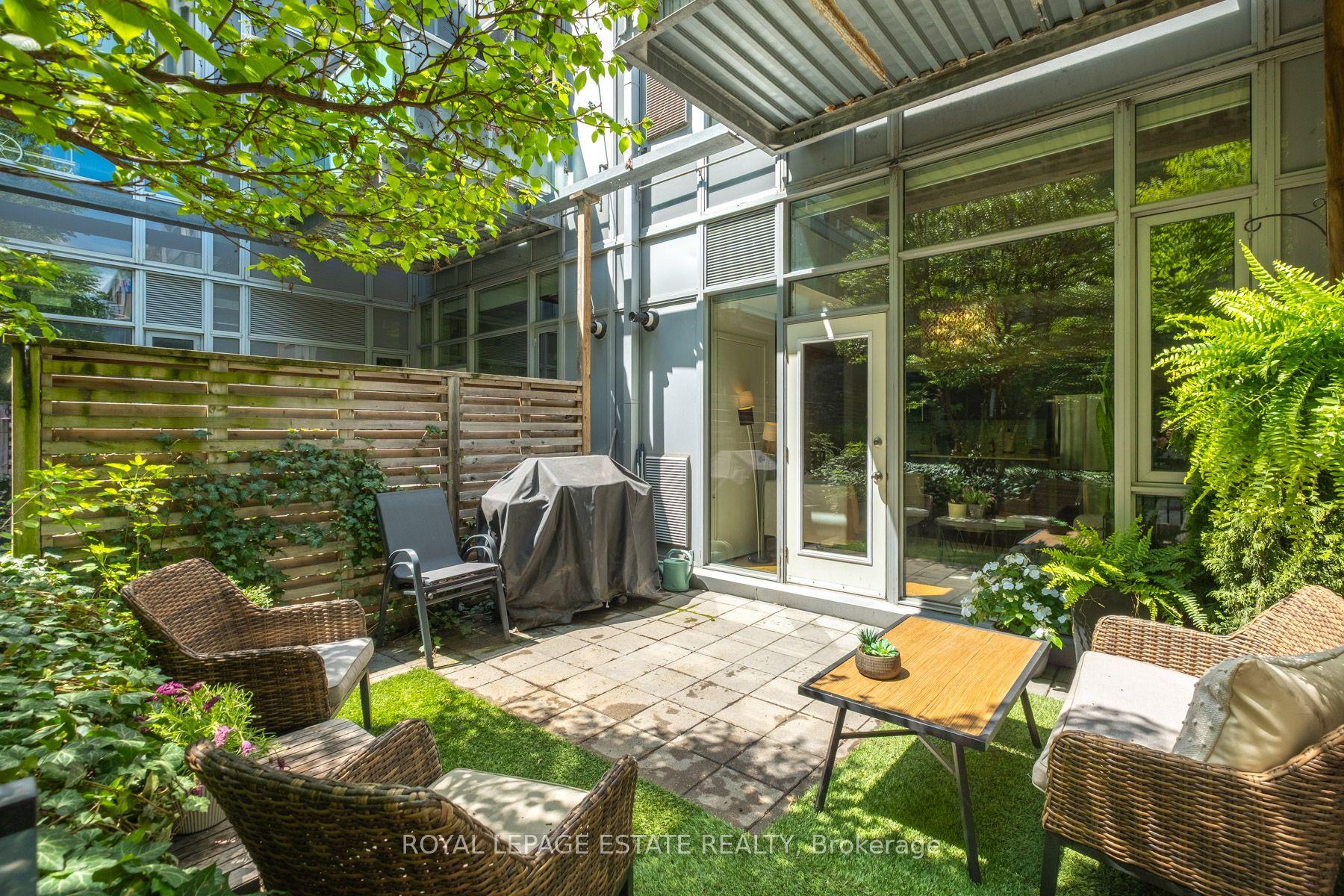 201 Carlaw Avenue 142 #142 — photo 1