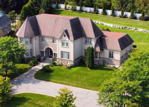 70 Richard Lovat Court — photo 1