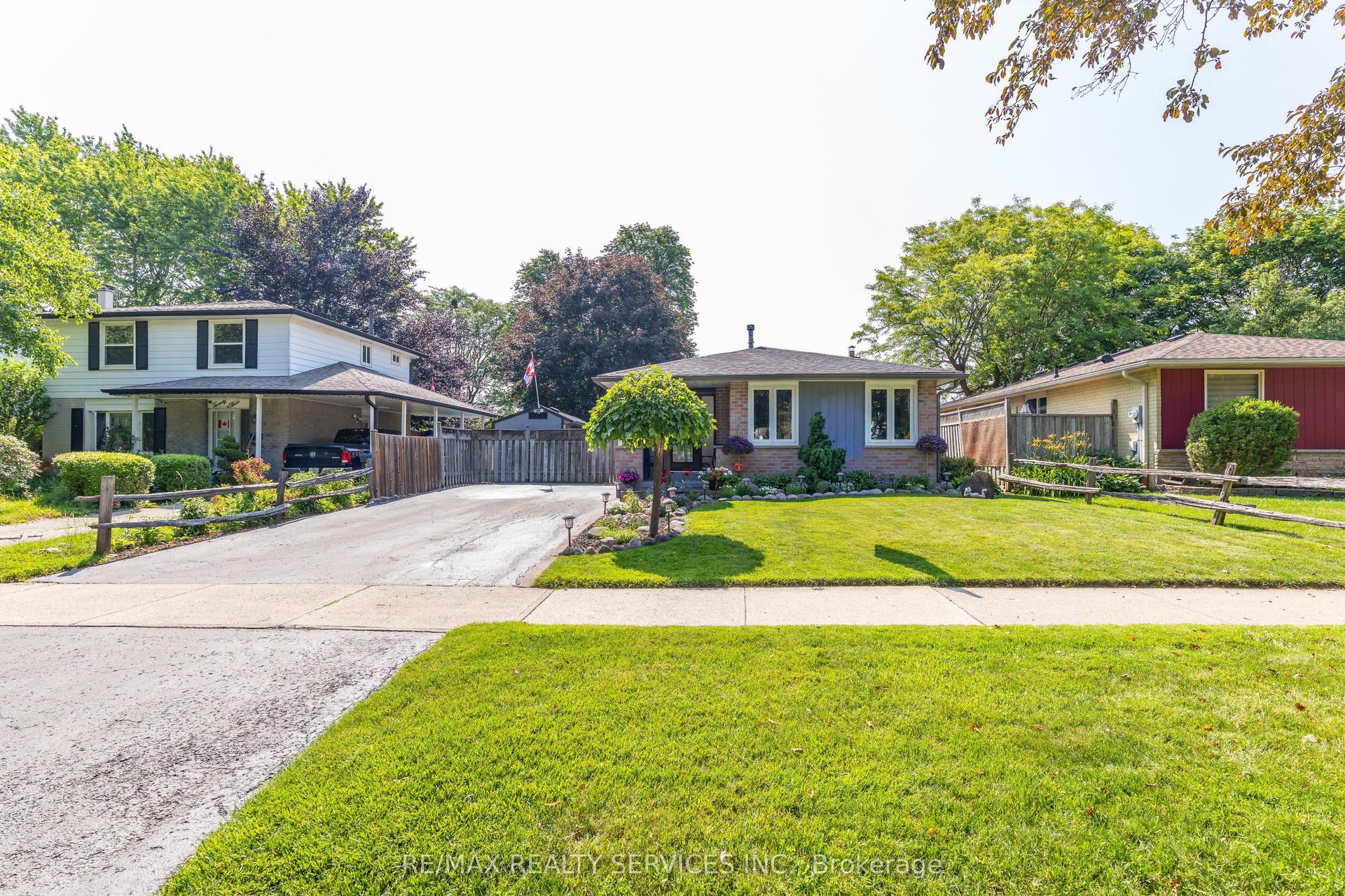 21 Herkley Drive, Brampton — Detached for sale, photo 1