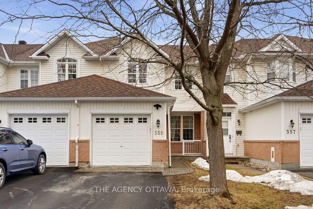 555 Aberfoyle Circle — photo 1