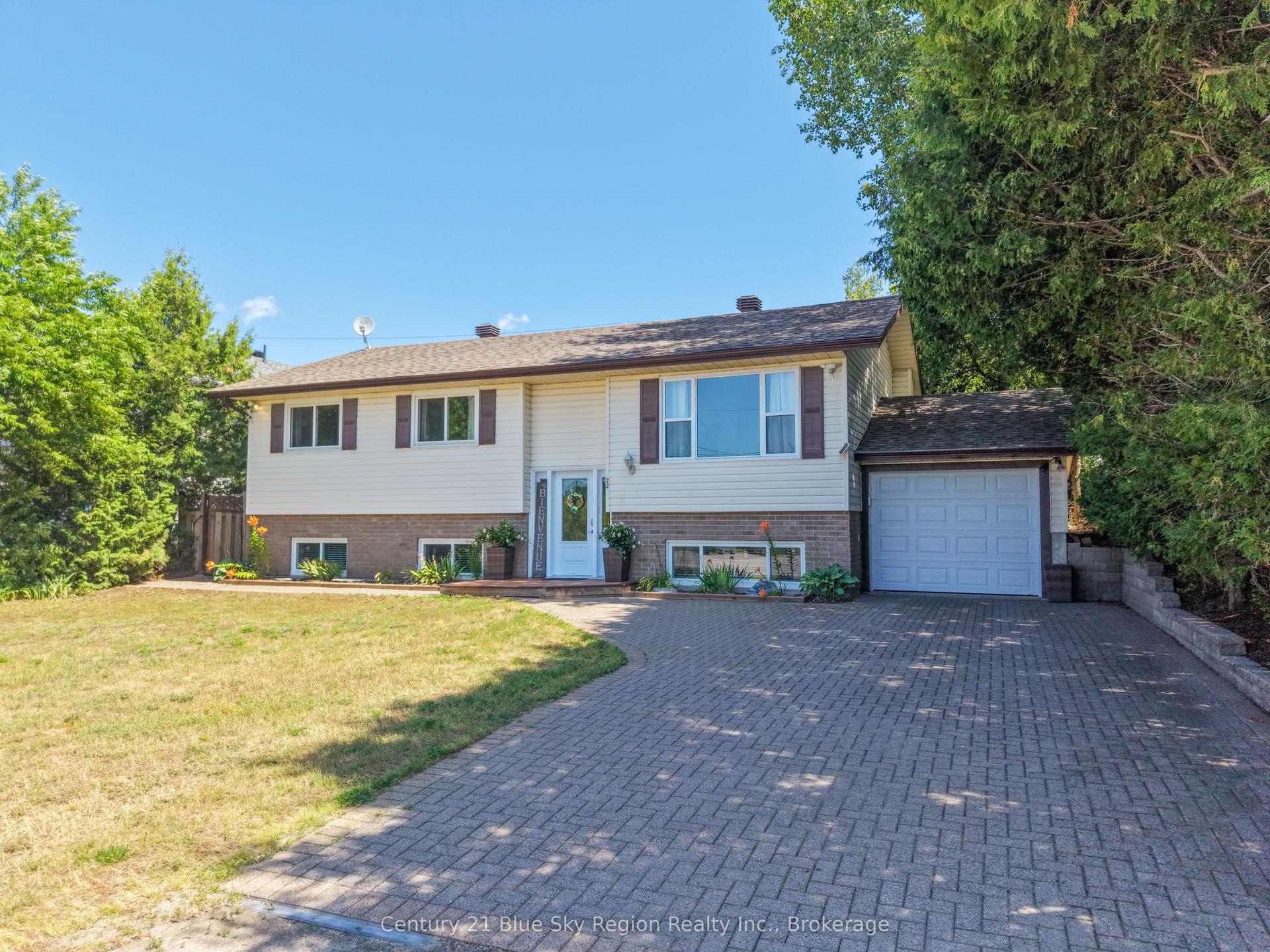 22 Tamerack Avenue, West Nipissing — Detached for sale, photo 1