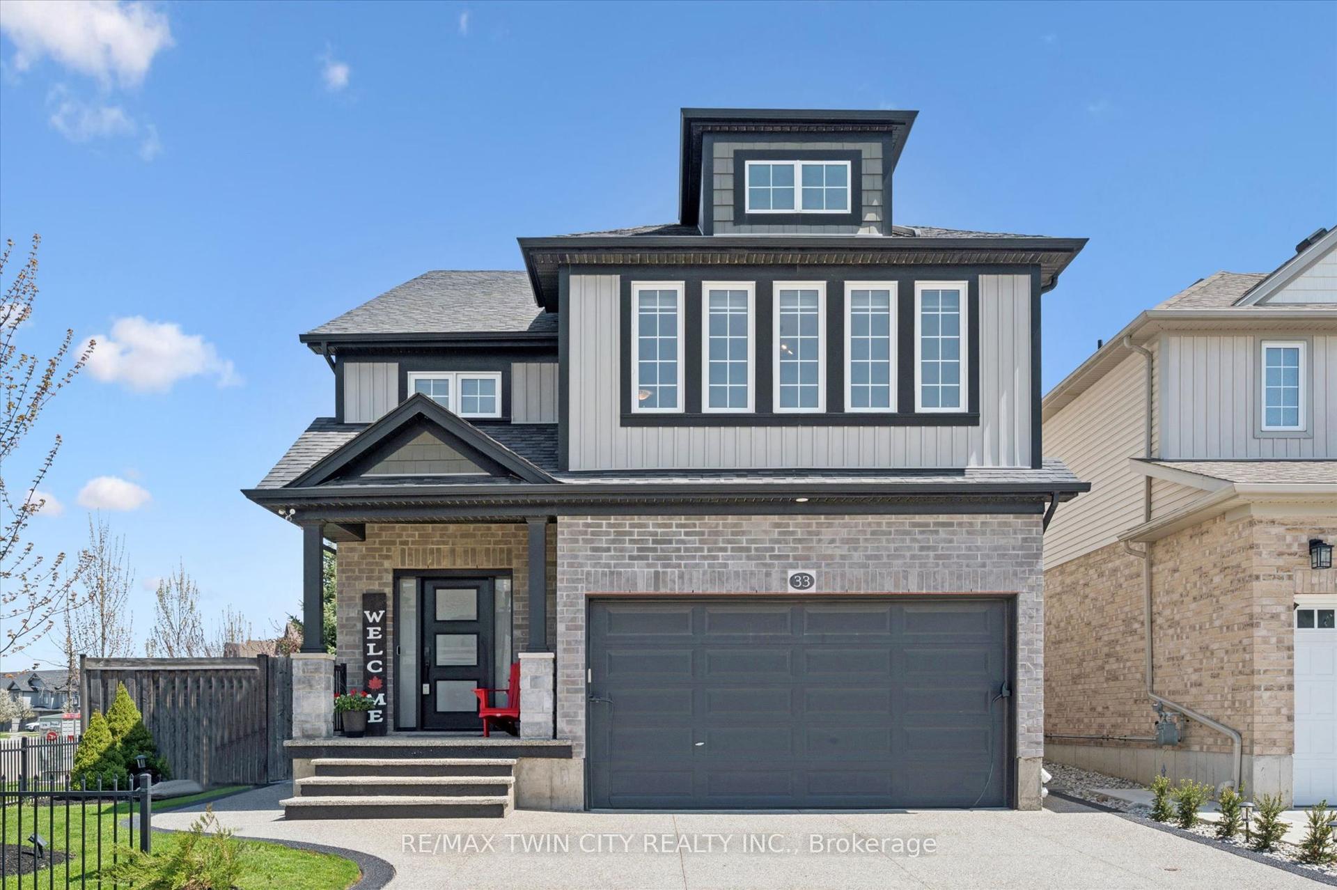 33 Mistywood Street — photo 1