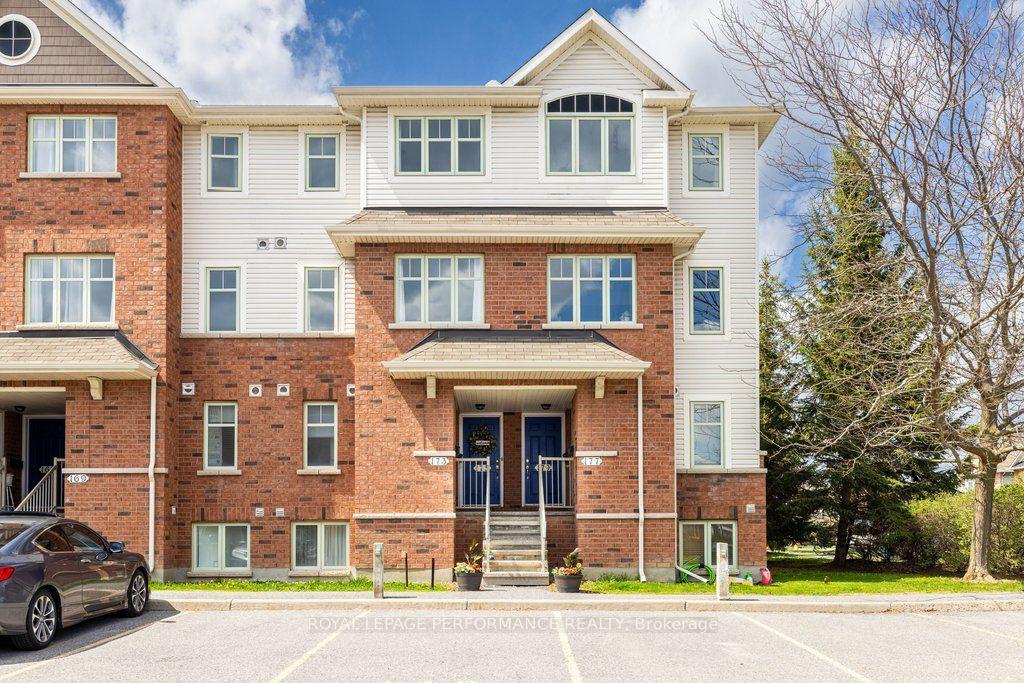 175 Windswept Private, Blossom Park - Airport and Area — Condo Town for lease, photo 1