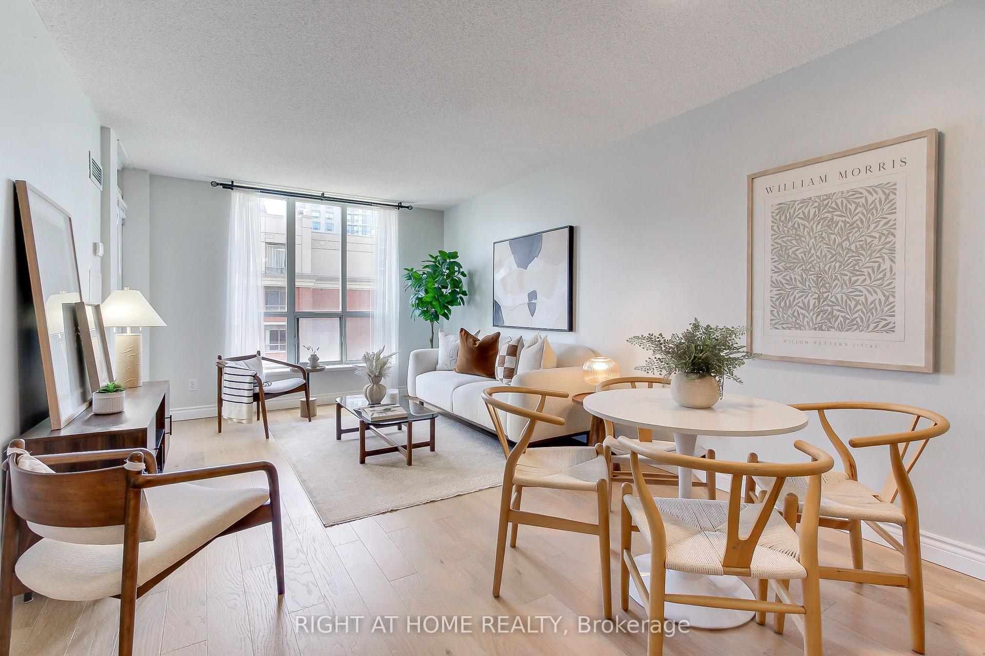 55 Harrison Garden Boulevard 907 #907 — photo 1