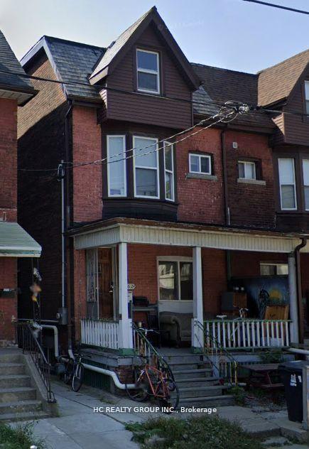562 Bathurst Street — photo 1