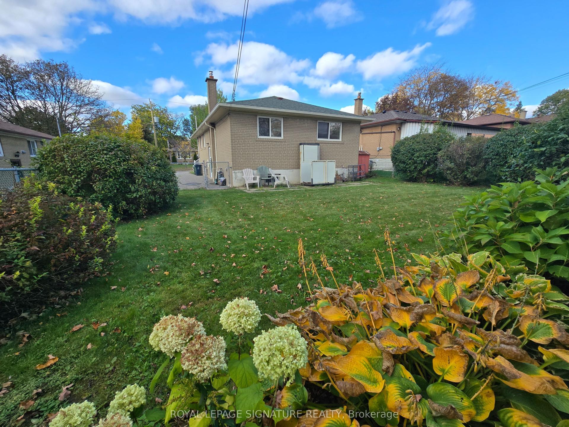 7 Schotchdale Avenue, Toronto — Detached for sale, photo 1