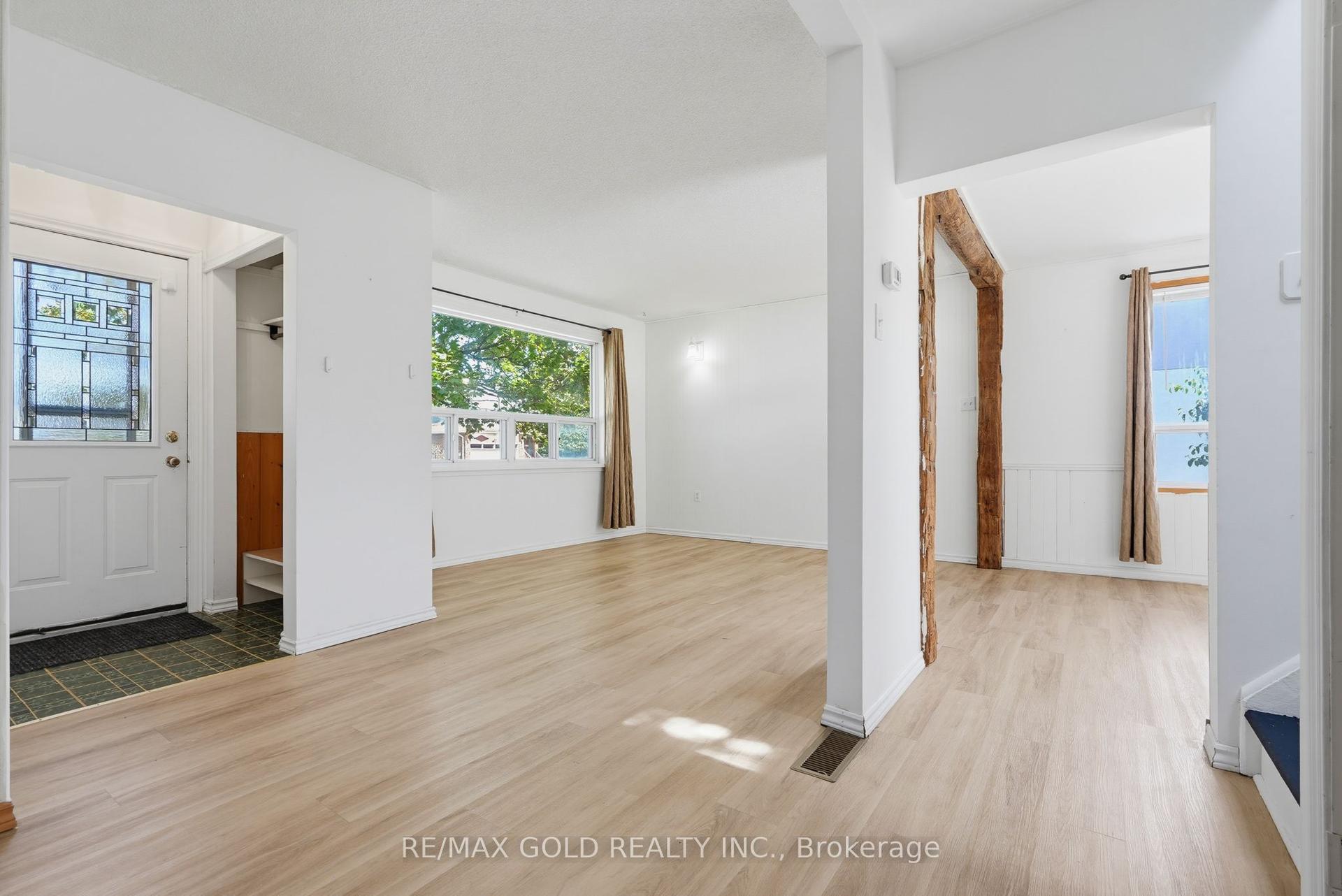 23 Pleasantview Avenue, Brampton — Detached for sale, photo 1