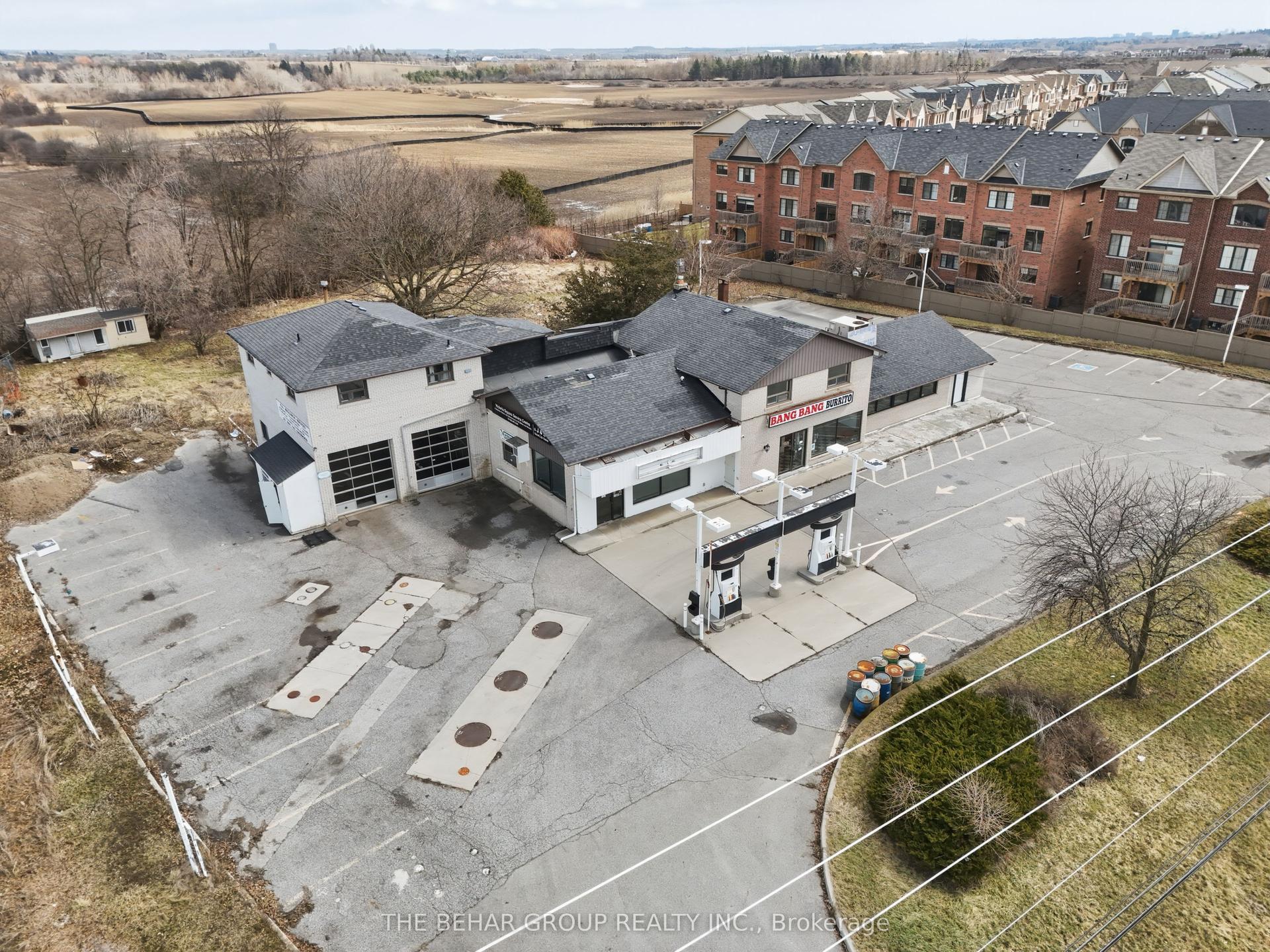 11087 Victoria Square Boulevard — photo 1