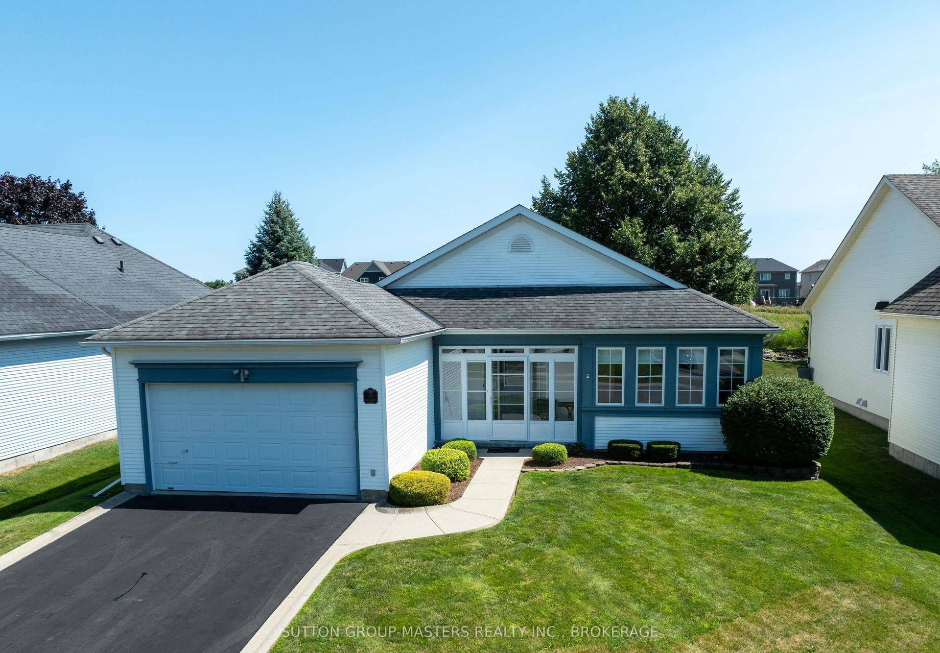 80 Abbey Dawn Drive Country Cl #Country Cl, Loyalist — Detached for sale, photo 1