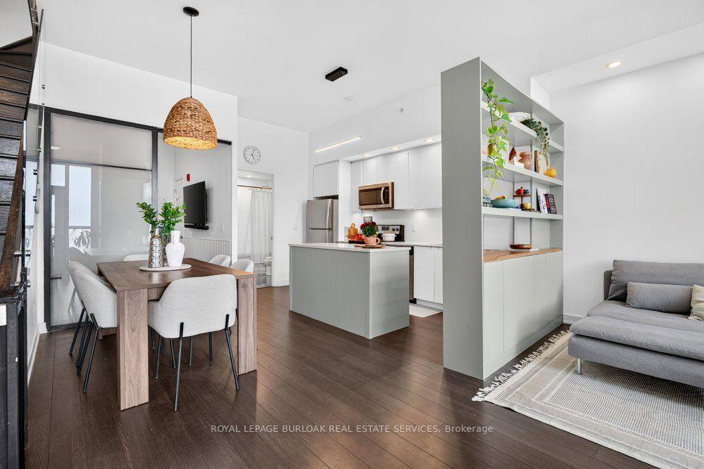 5240 Dundas Street B209 #B209, Burlington — Condo Town for sale, photo 1