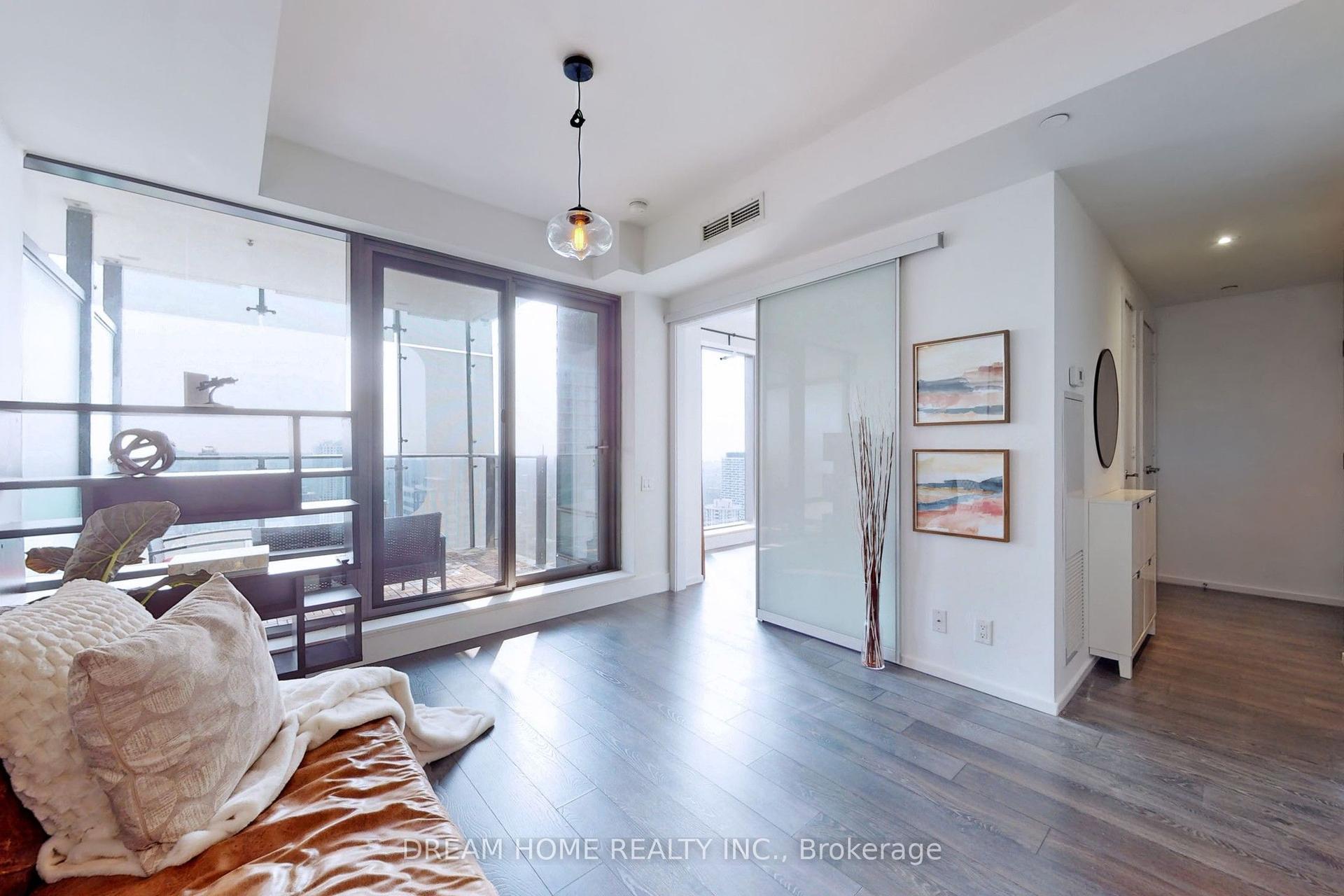 5 St Joseph Street 3801 #3801, Toronto — Condo for lease, photo 1
