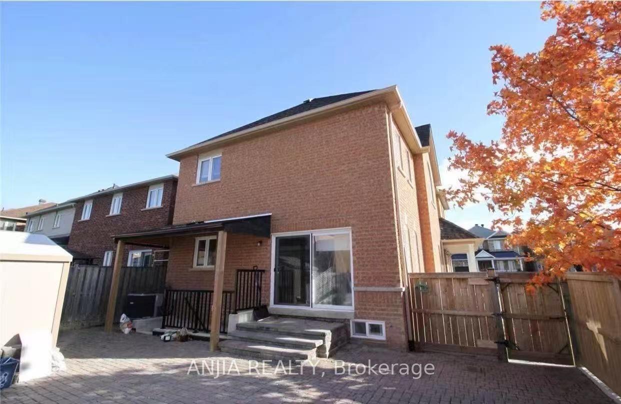 24 Jenmat Drive — photo 1
