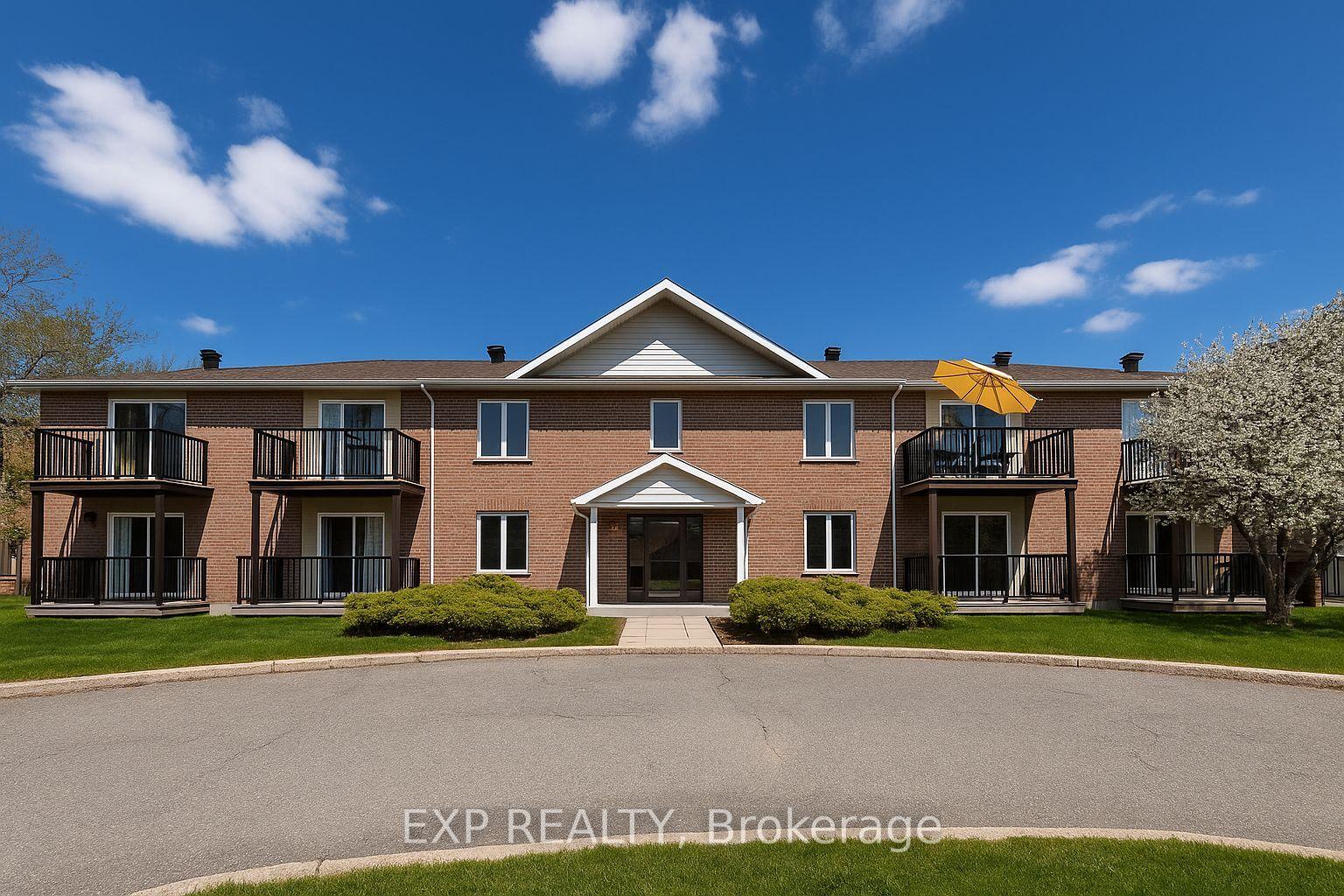 469 Church Street 8 #8, Russell — Multiplex for lease, photo 1