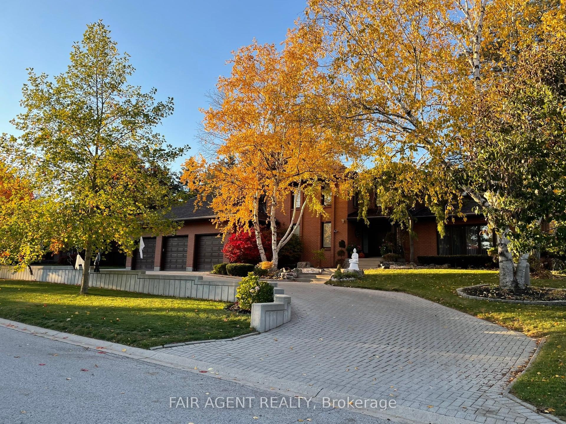 18 TOBIN Court — photo 1