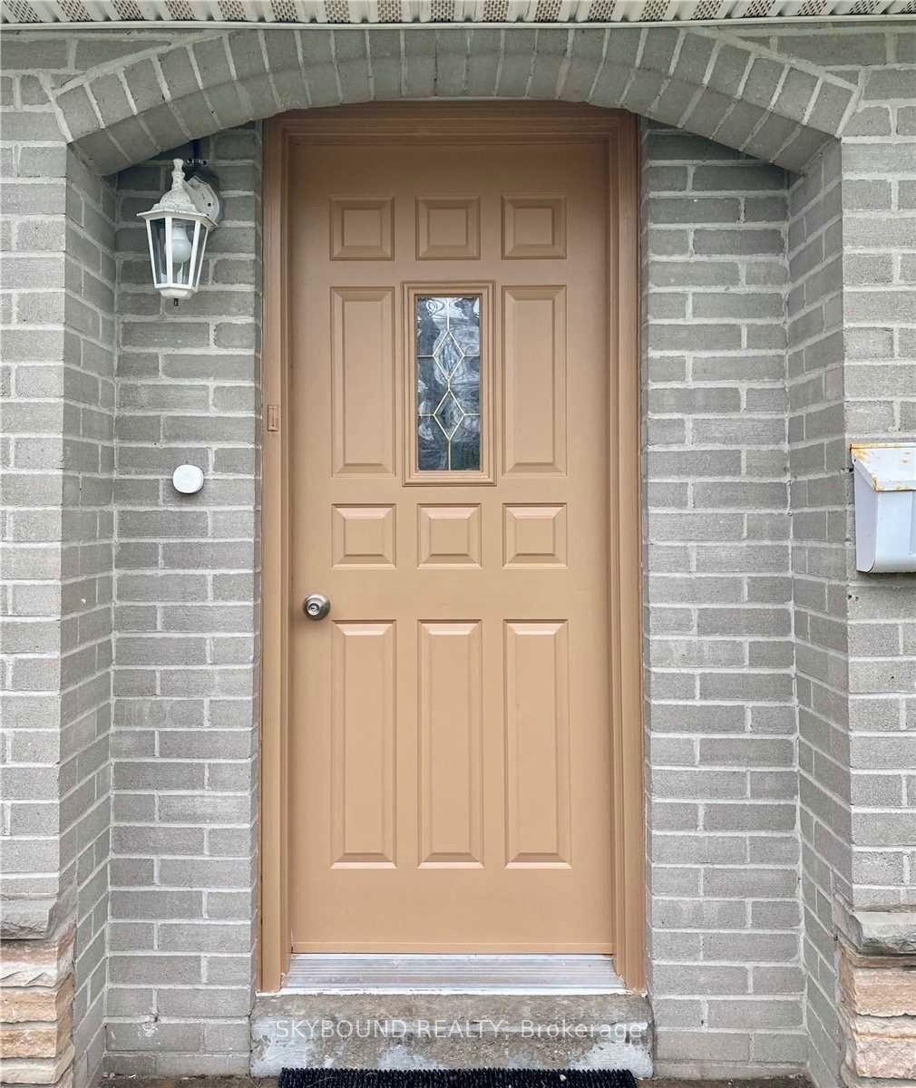165 Orchard Heights Boulevard, Aurora — Detached for lease, photo 1