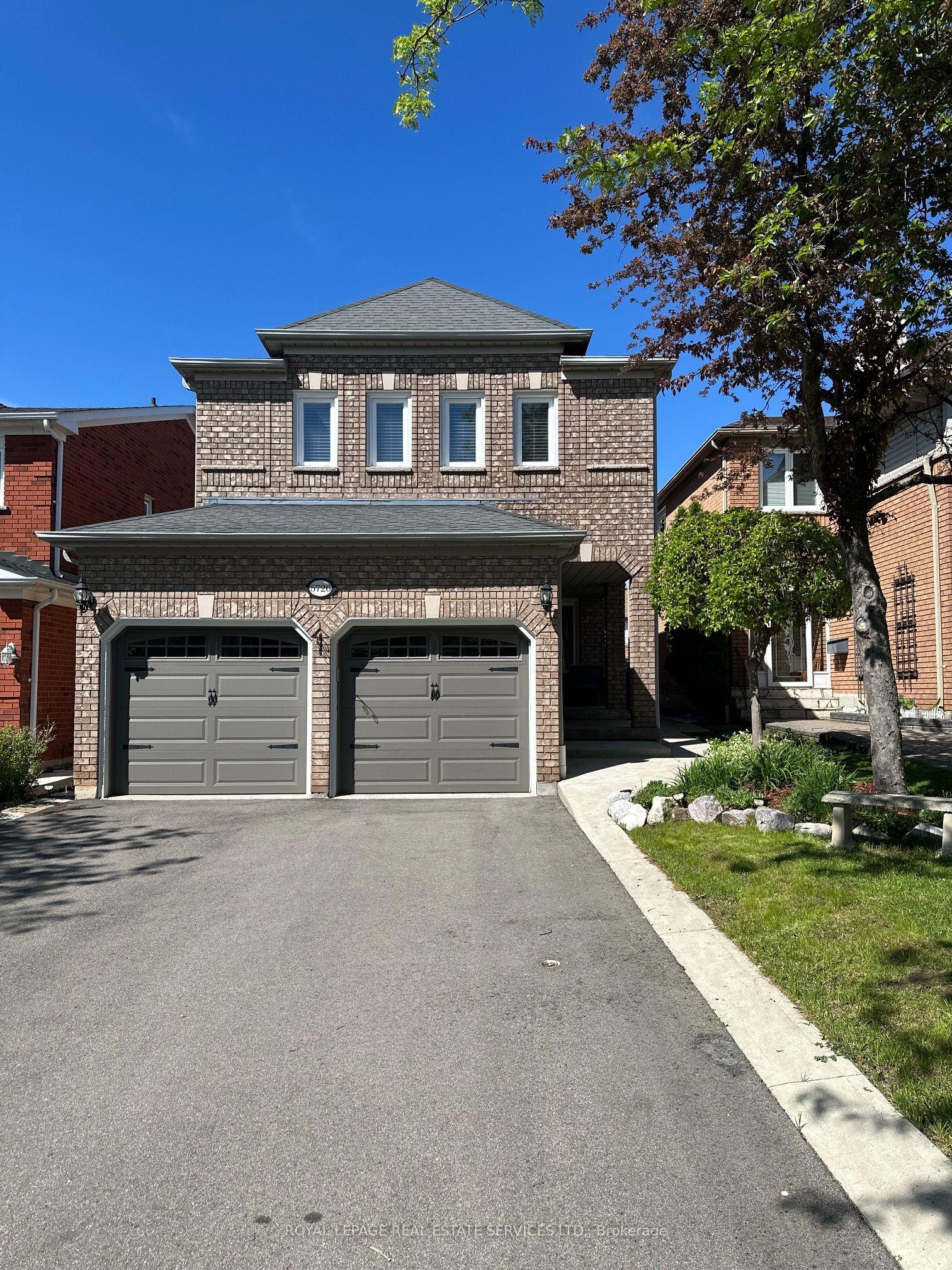 5726 Tayside Crescent — photo 1