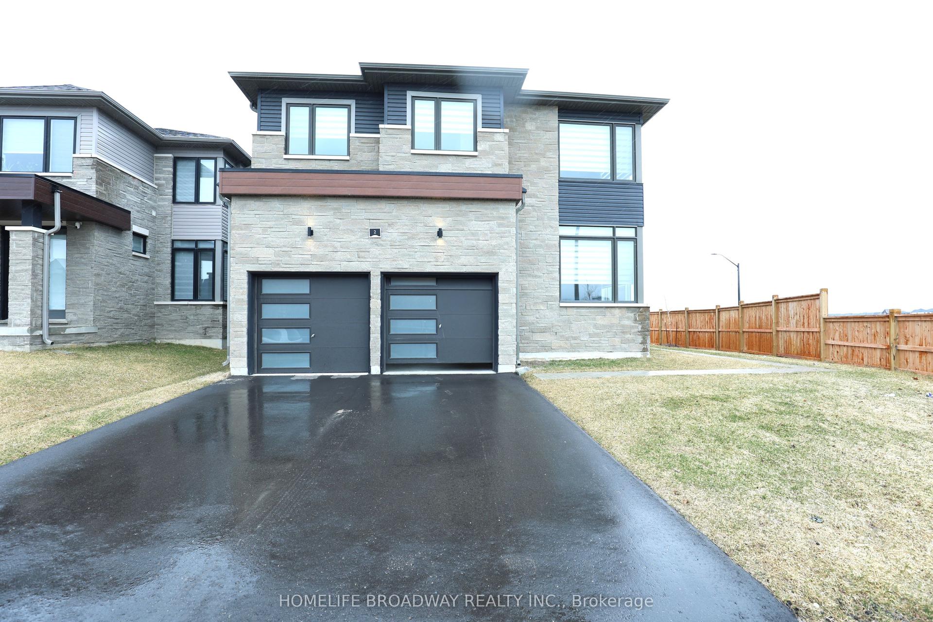 2 Rosannie Circle — photo 1