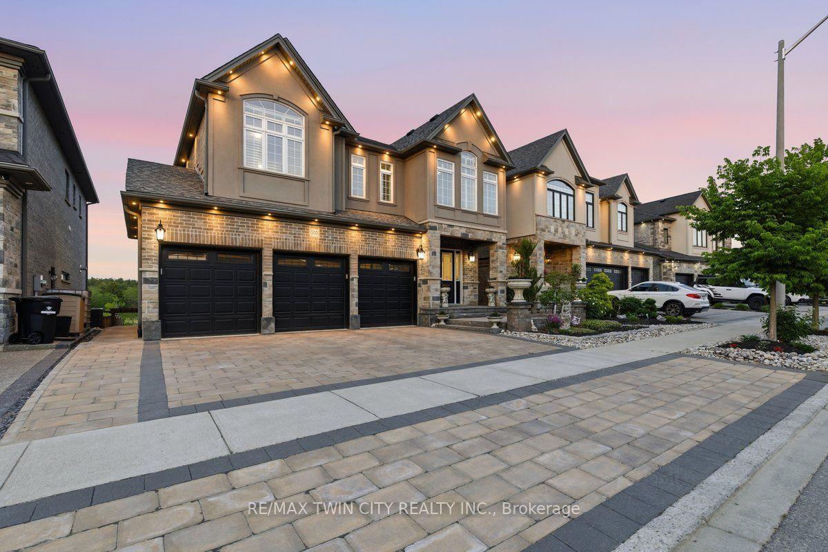 550 Brittania Crescent — photo 1