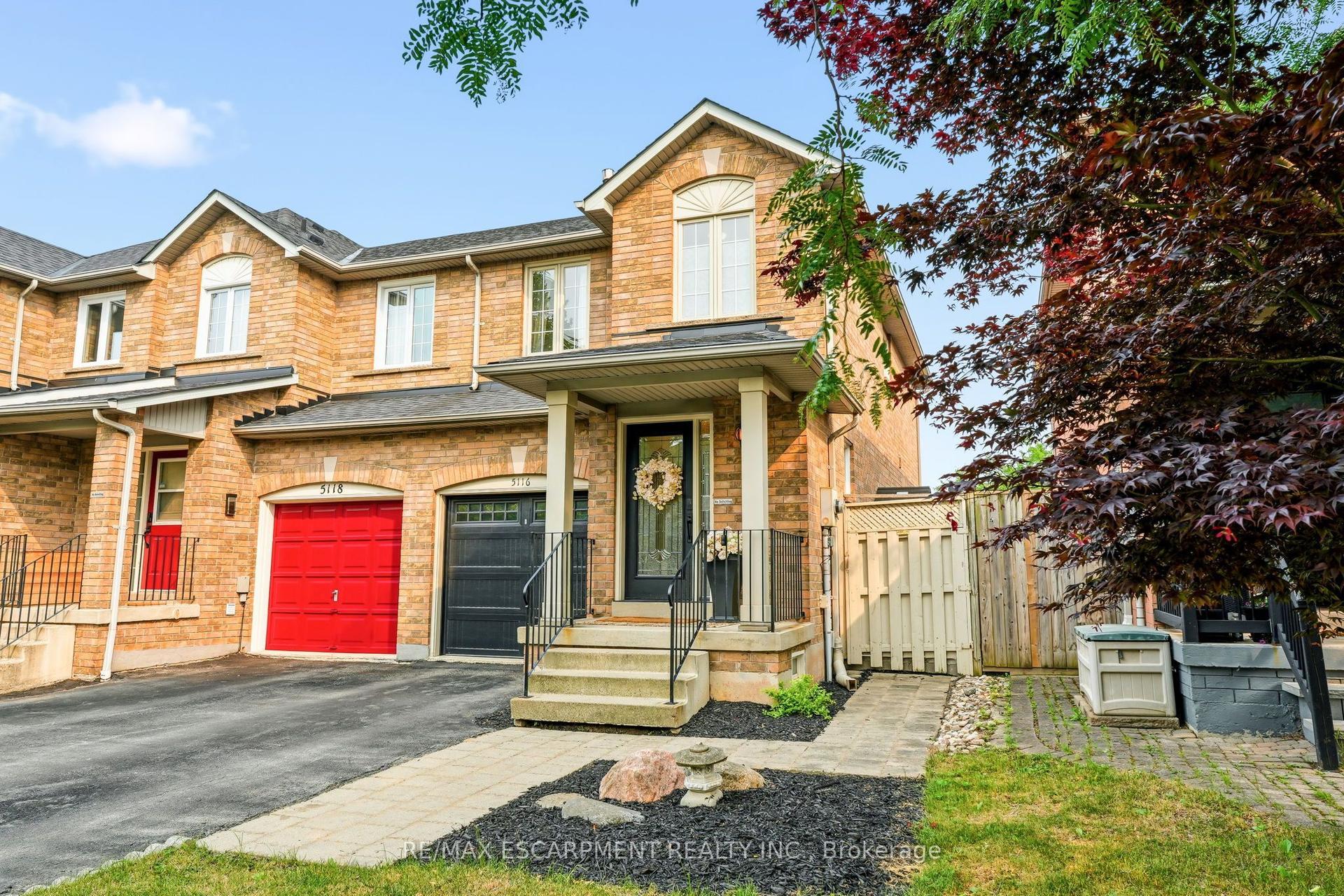 5116 Silvercreek Drive, Burlington — Townhouse for sale, photo 1