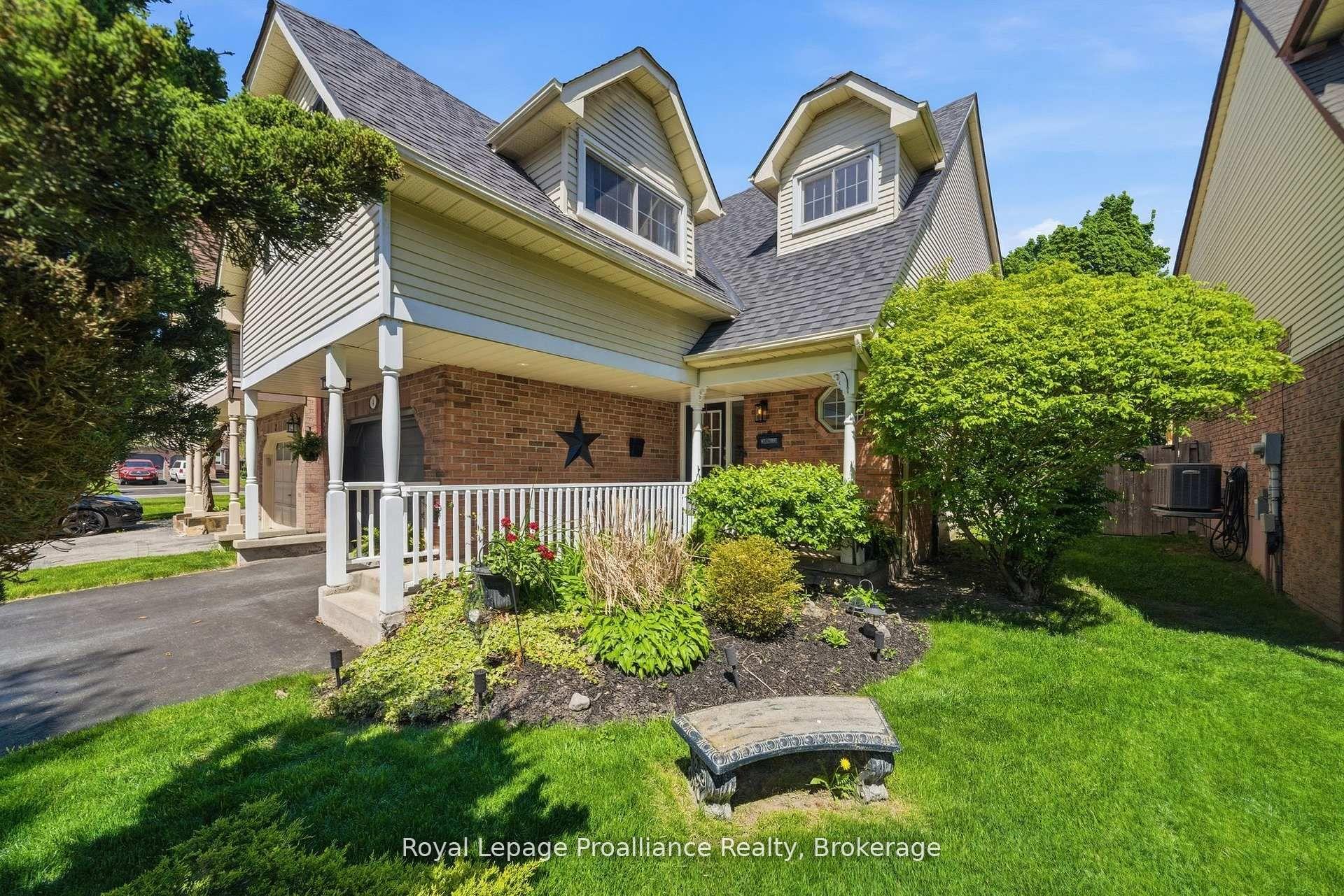 4 Henderson Drive — photo 1