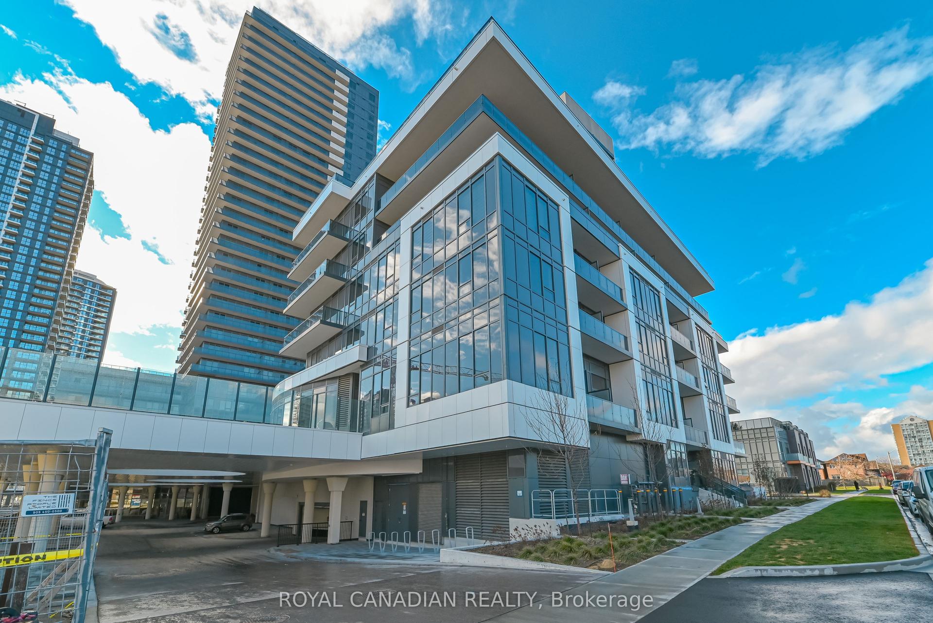 5105 Hurontario Street 104 #104, Mississauga — Condo for lease, photo 1