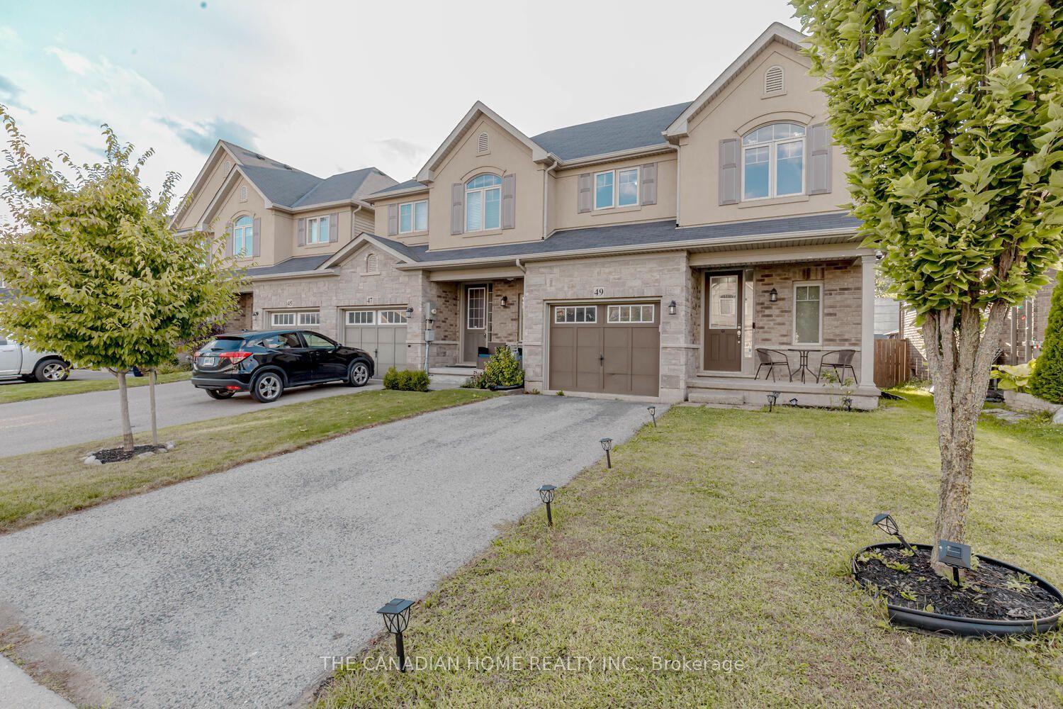 49 SEXTON Crescent, Hamilton — Townhouse for lease, photo 1