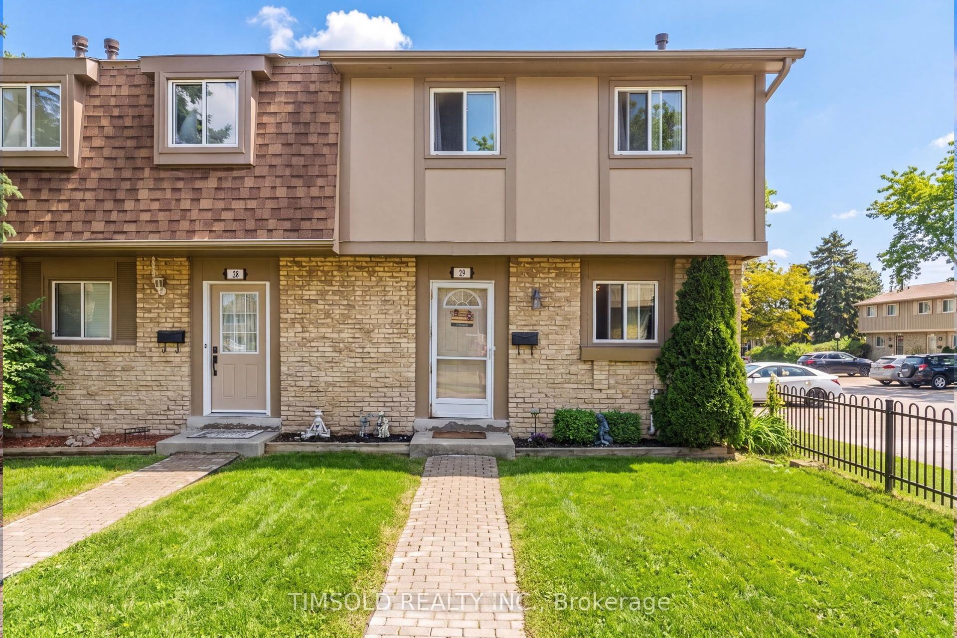57 Hansen Road N 29 #29, Brampton — Condo Town for sale, photo 1
