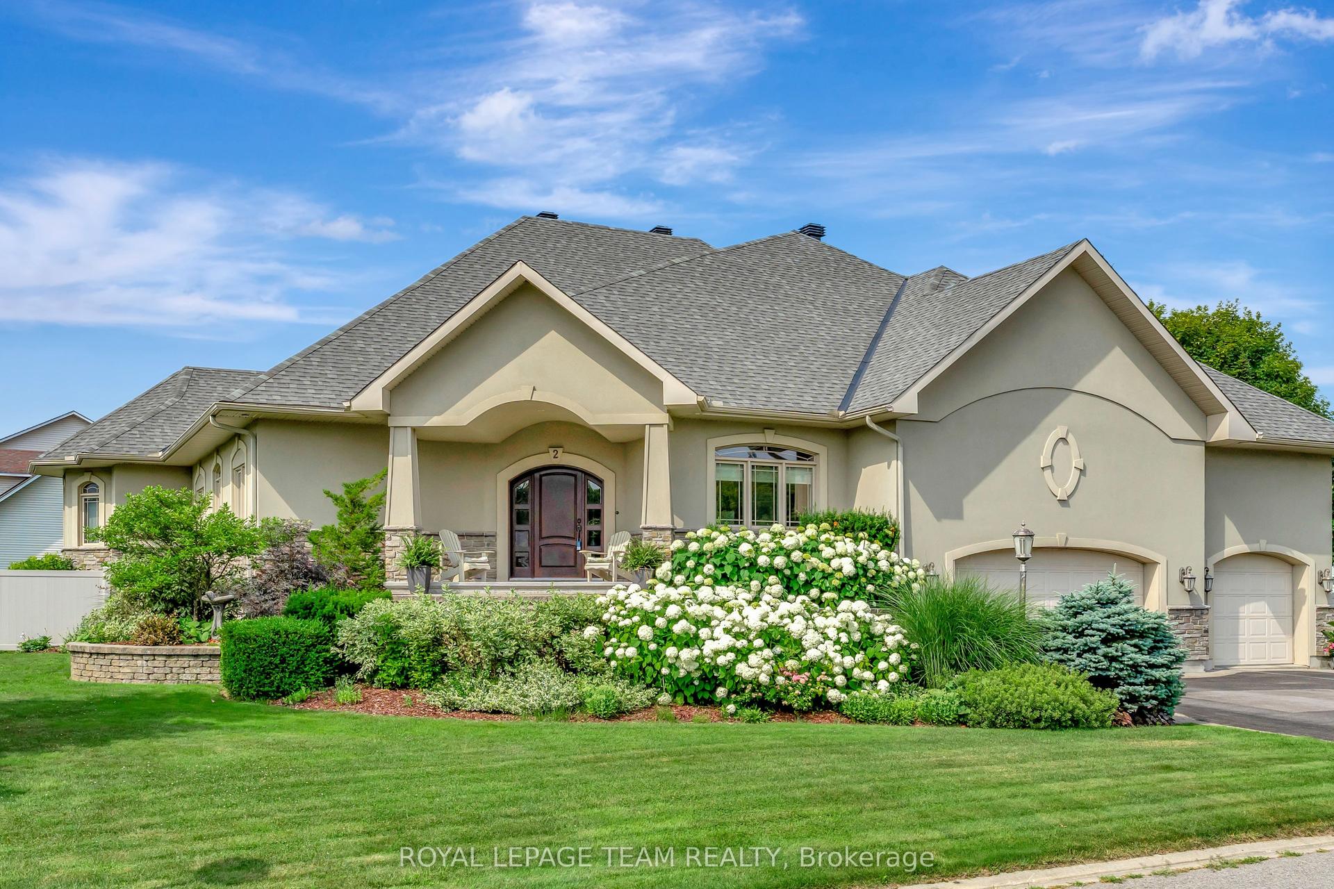 2 Beechgrove Gardens — photo 1