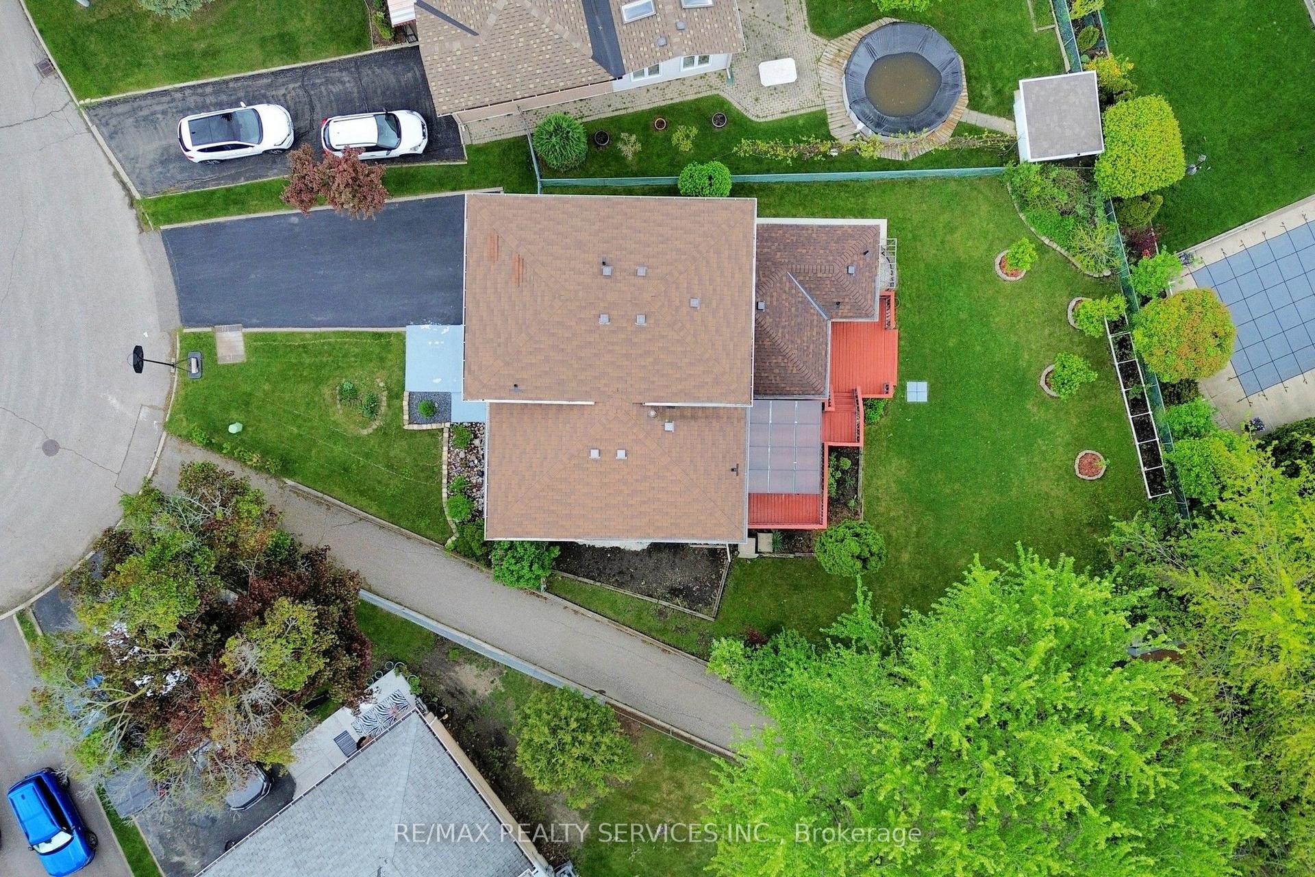 53 Geneva Crescent, Brampton — Detached for sale, photo 1