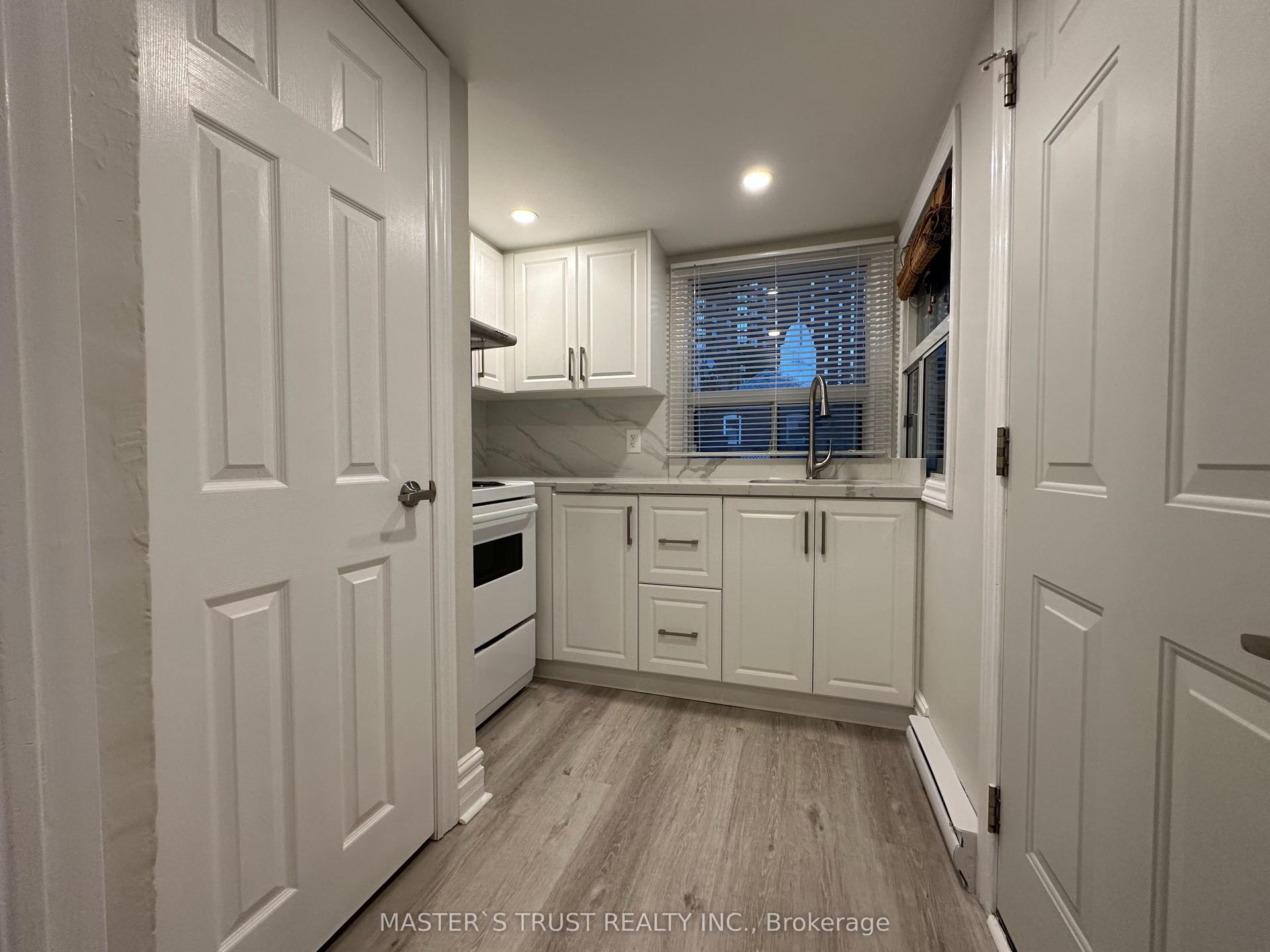 151 Dynevor Road Upper #Upper — photo 1