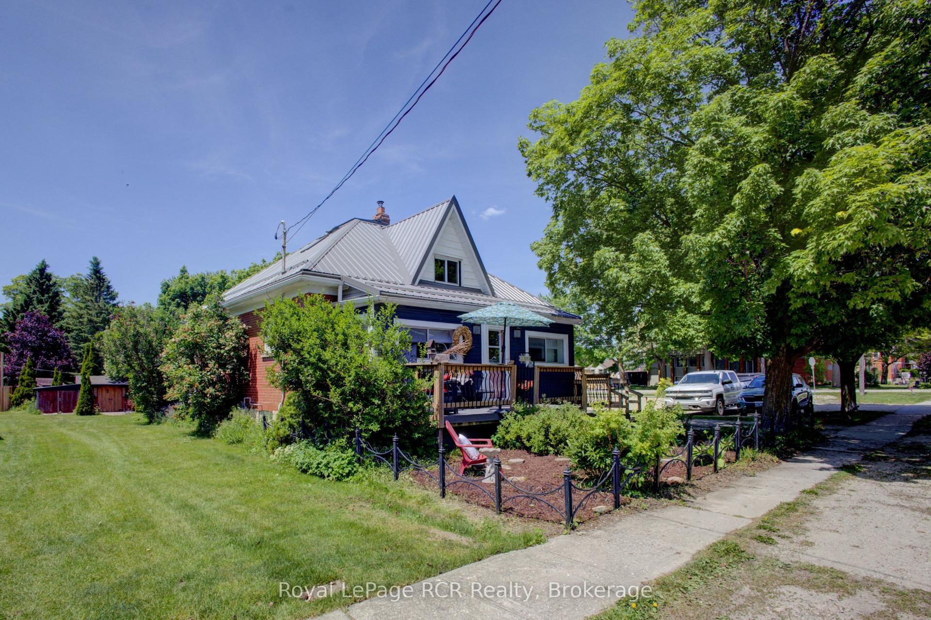 204 King Street — photo 1