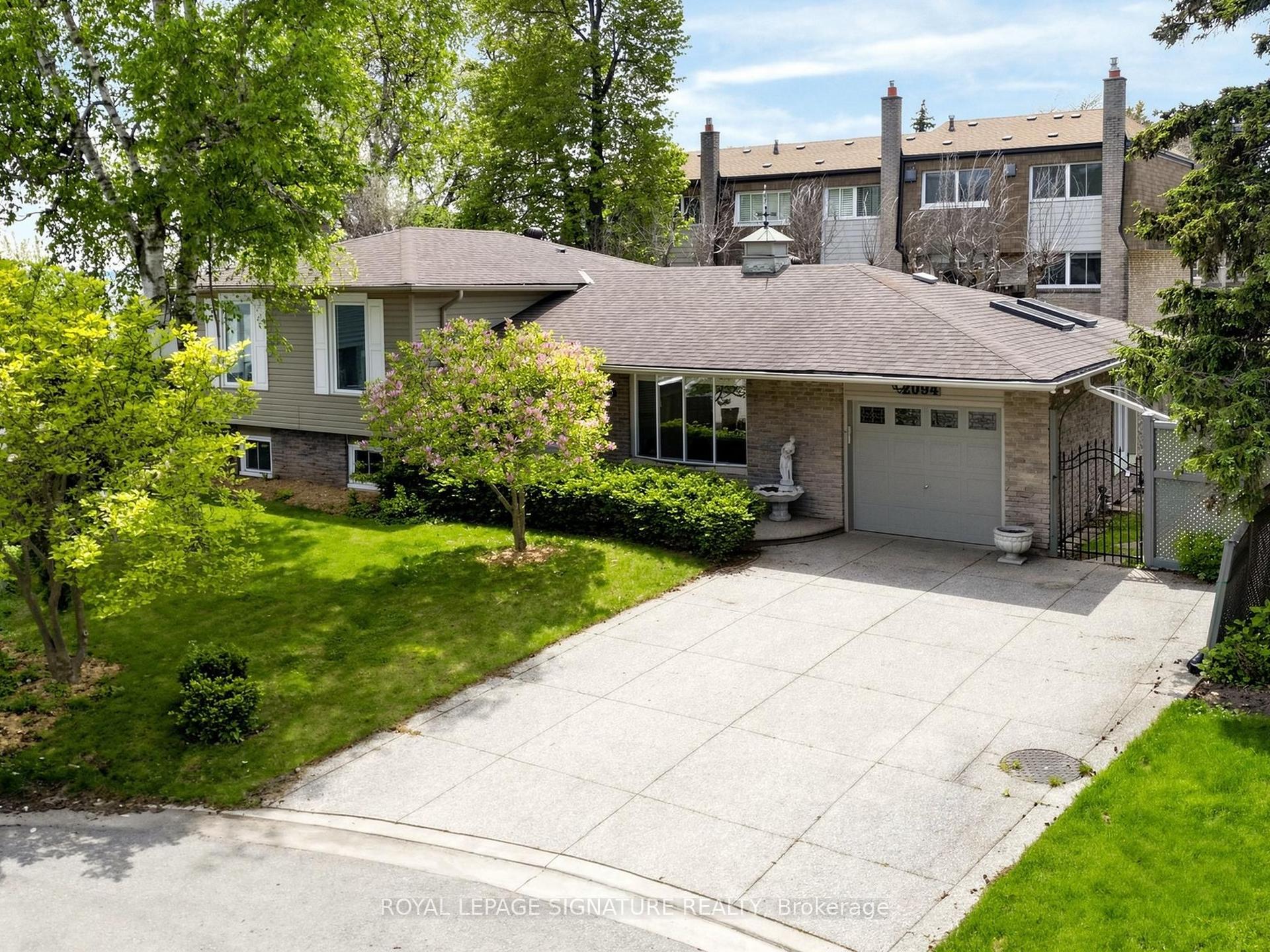 2094 Water's Edge Drive, Oakville — Detached for sale, photo 1