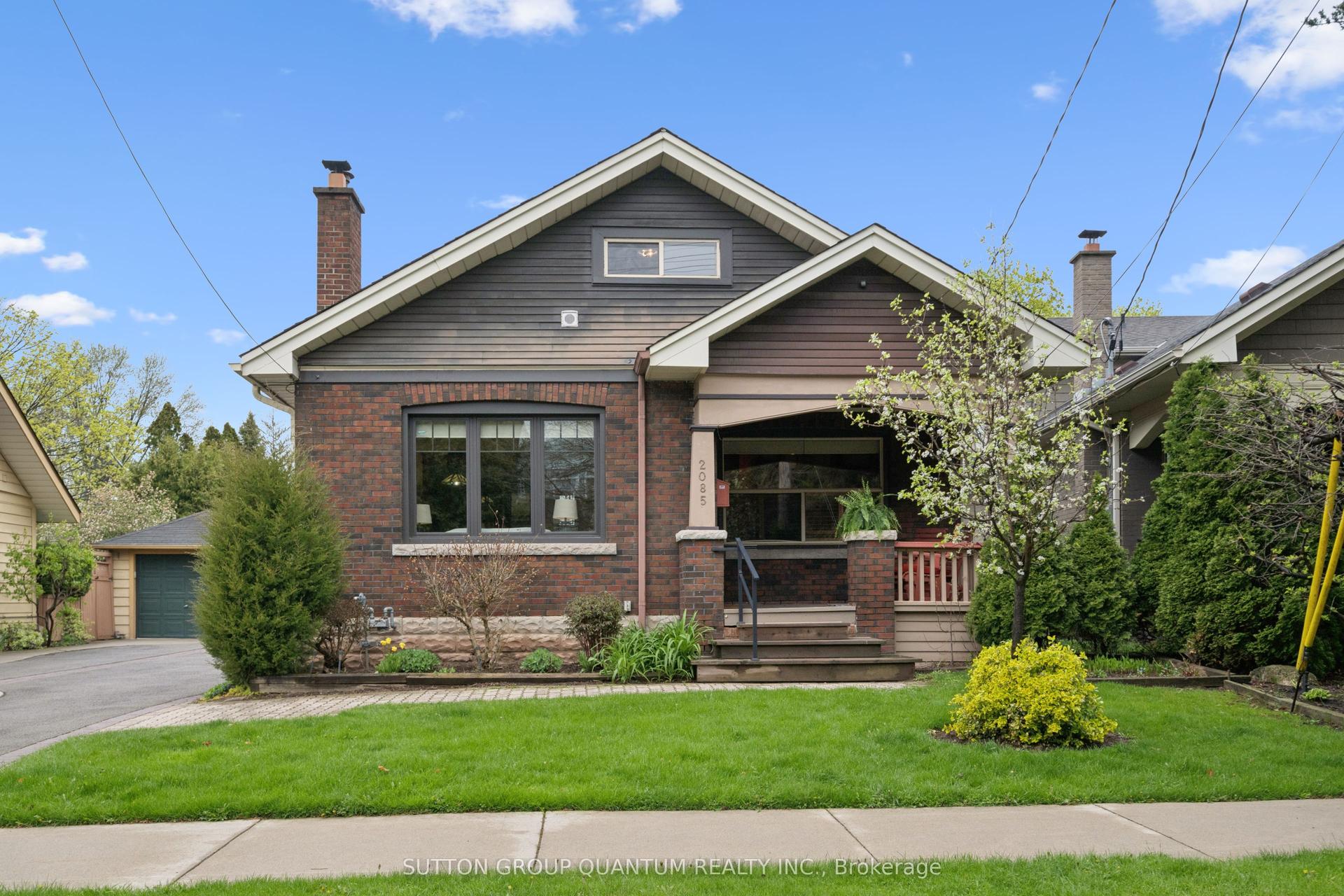 2085 Emerald Crescent — photo 1