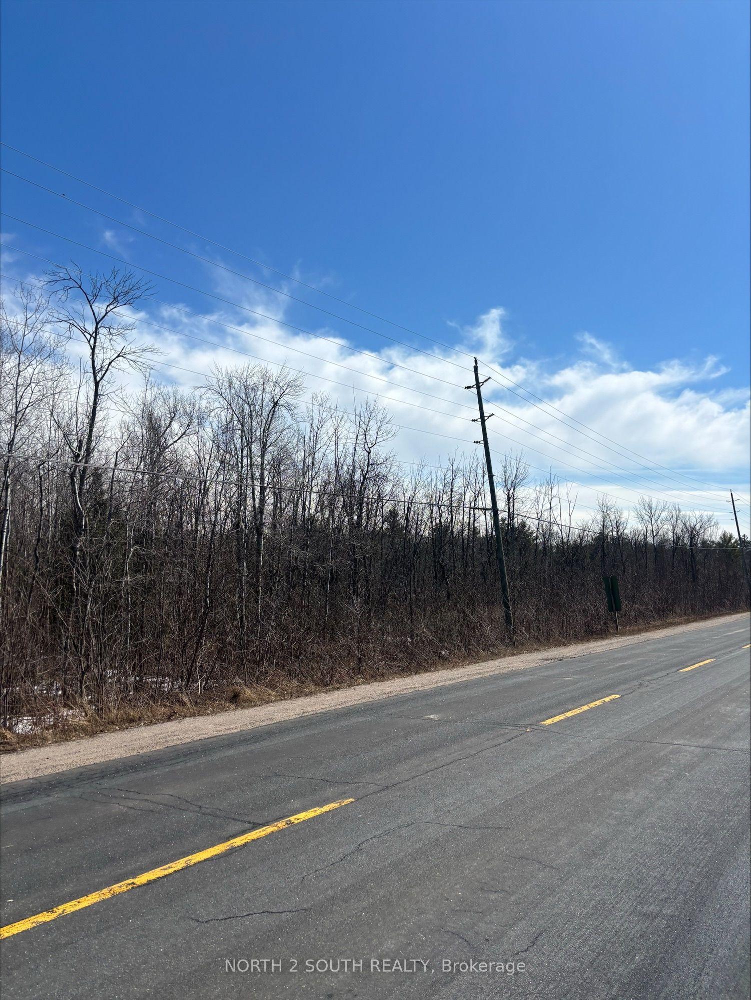 930 Honey Harbour Road — photo 1