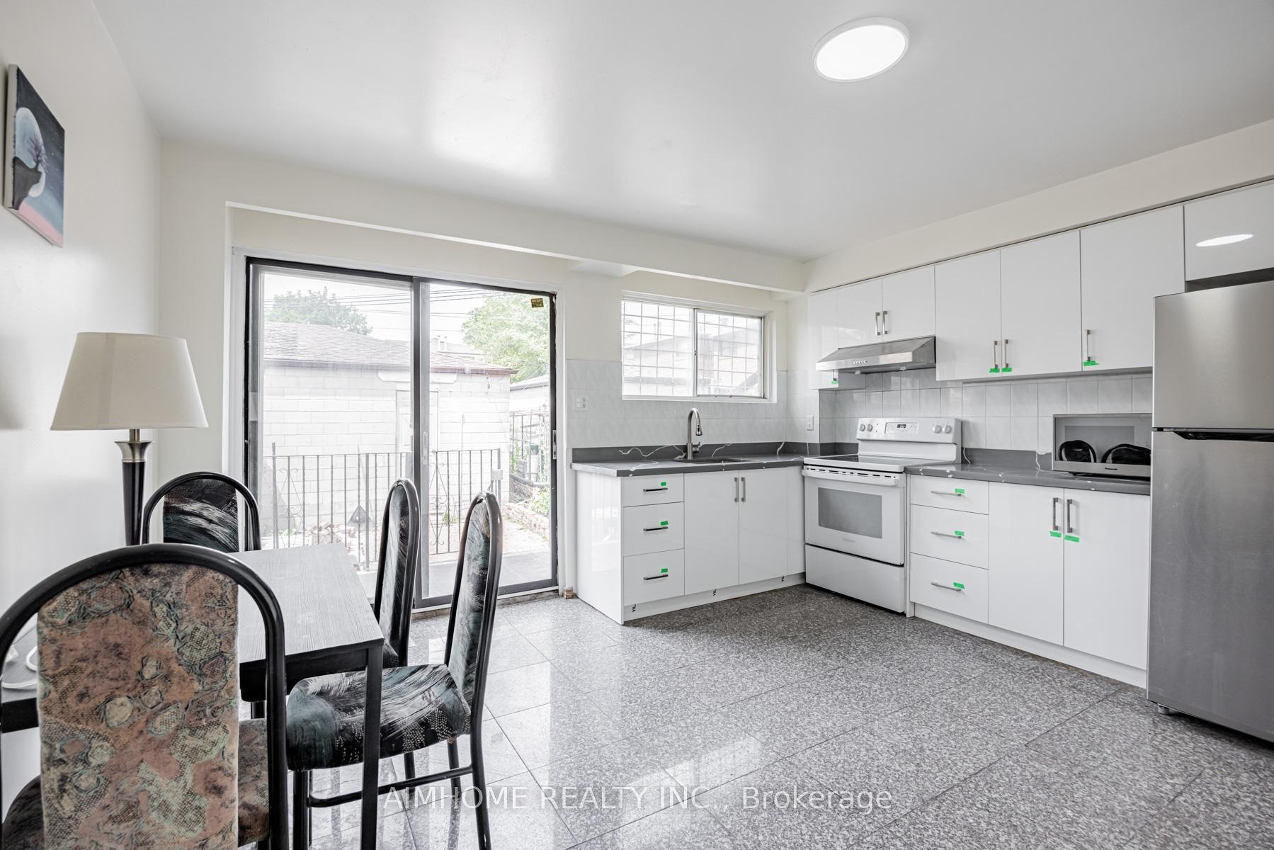 144 Wolseley Street 2B #2B, Toronto — Semi-Detached for lease, photo 1