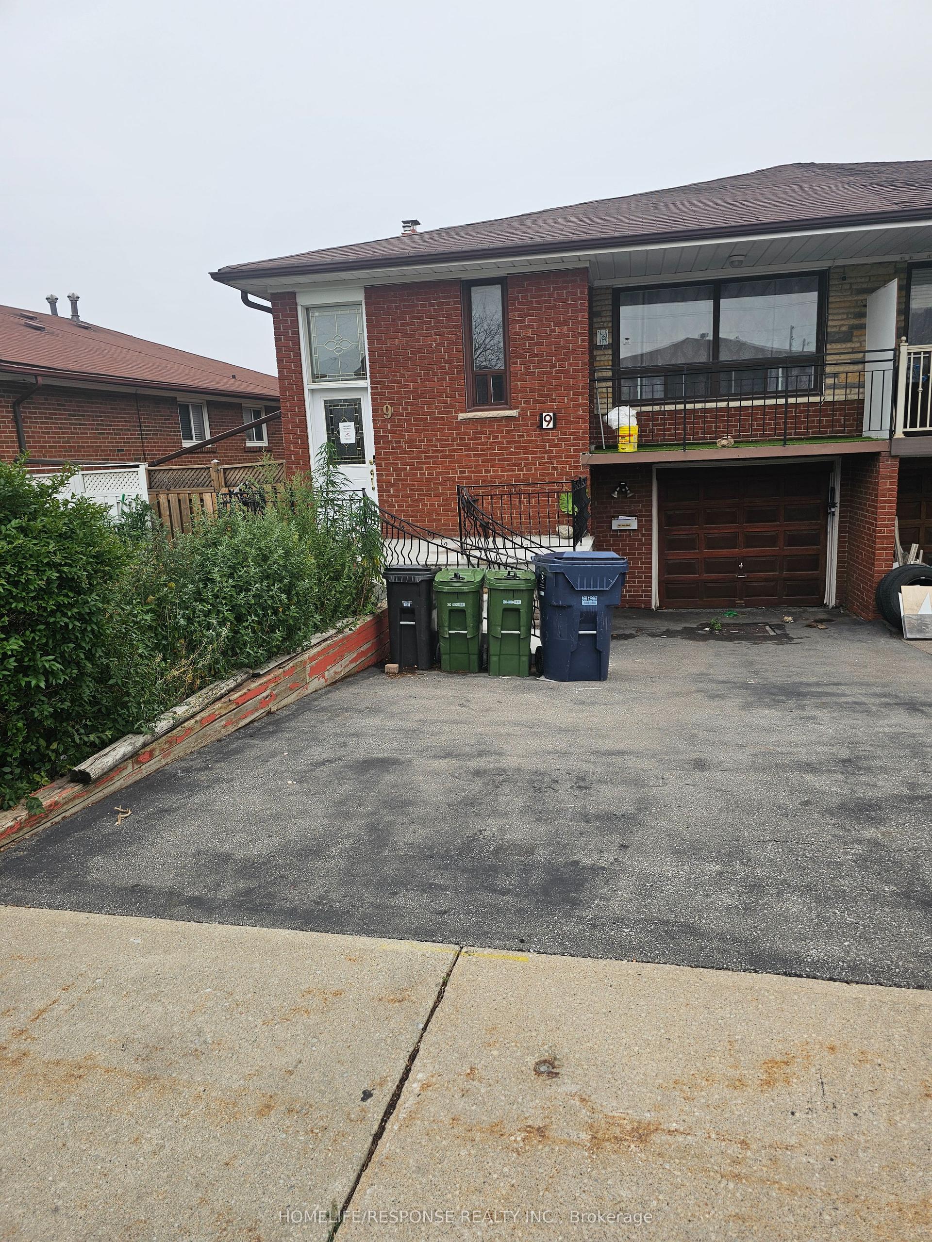 9 SONGWOOD Drive, Toronto — Semi-Detached for sale, photo 1