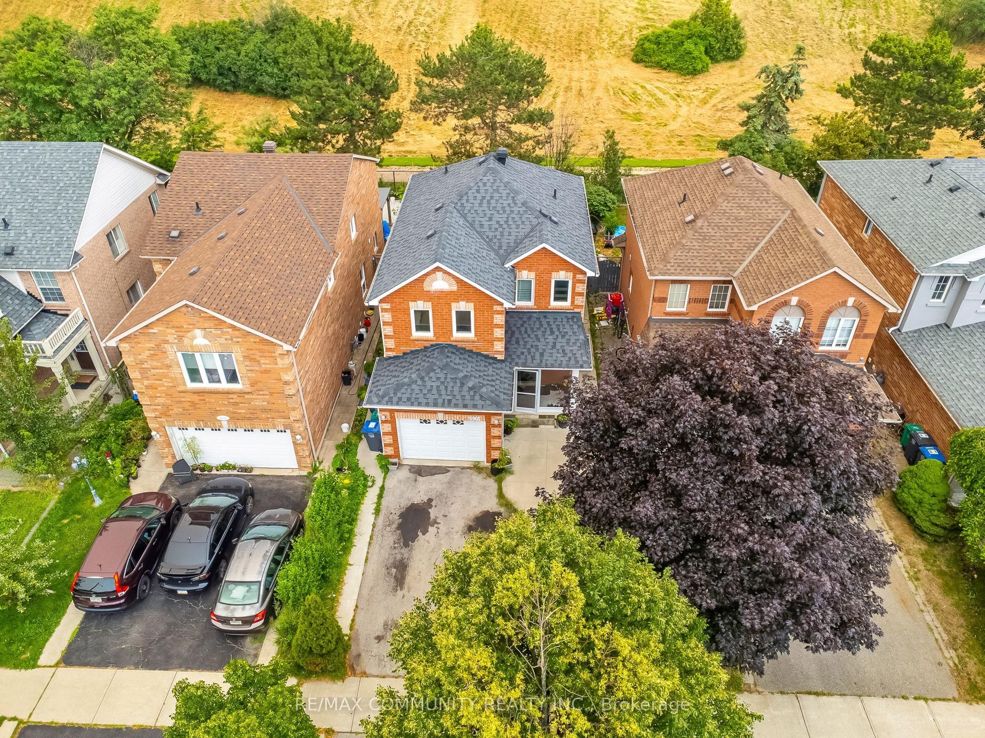 5901 Sidmouth Street, Mississauga — Detached for sale, photo 1