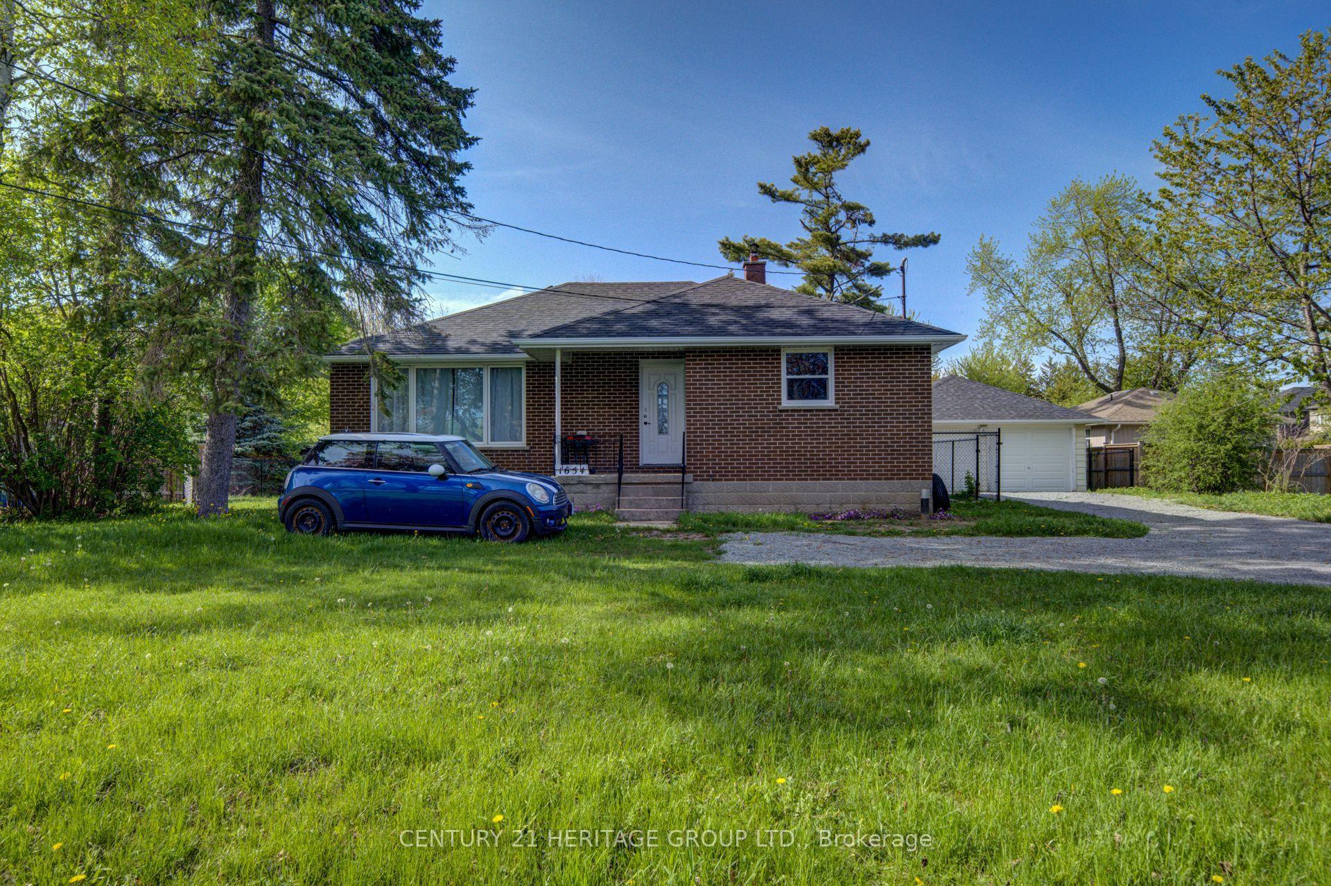 1654 Metro Road N — photo 1