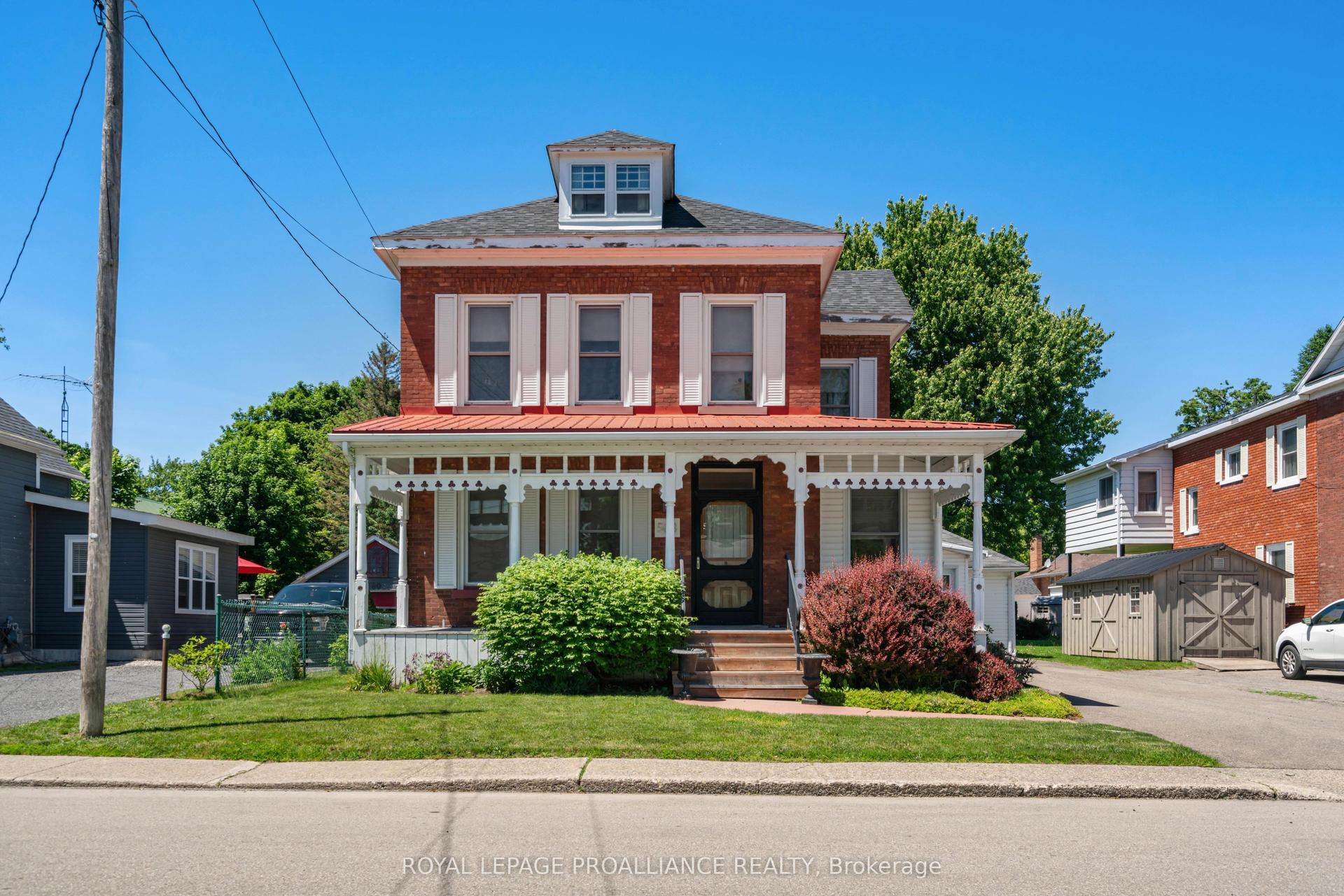568 James Street W, Prescott — Detached for sale, photo 1
