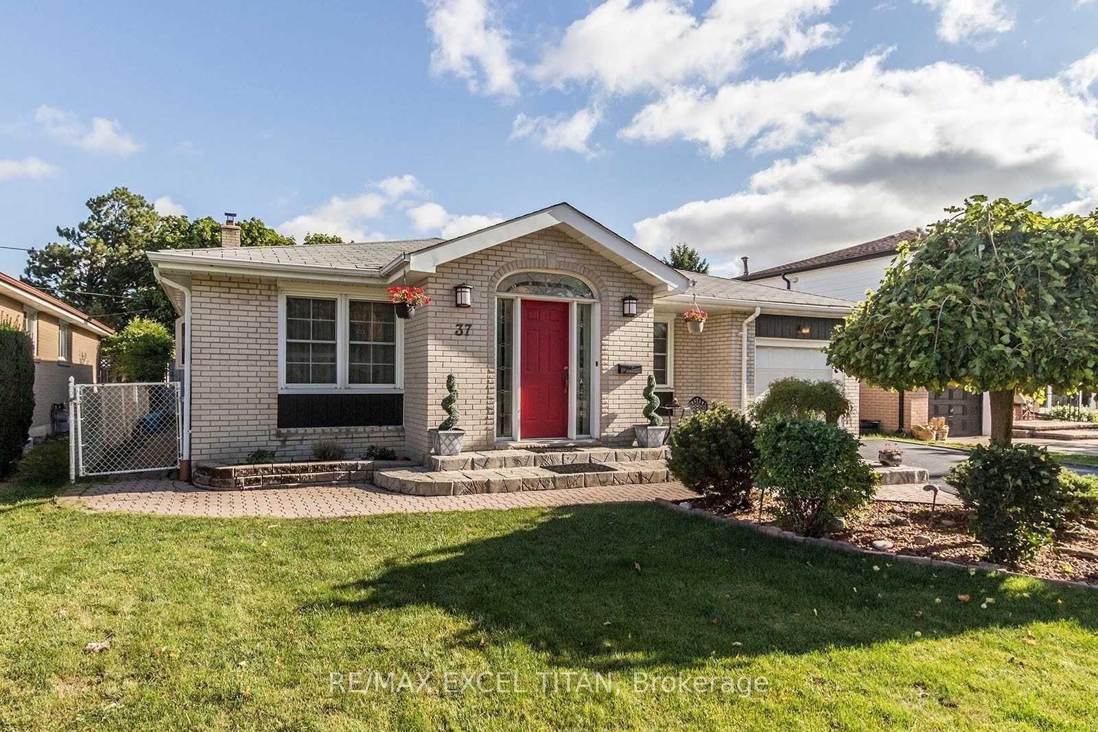 37 Braemar Drive, Brampton — Detached for sale, photo 1