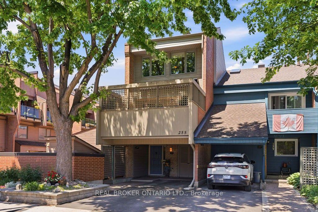 255 Bruyere Street — photo 1