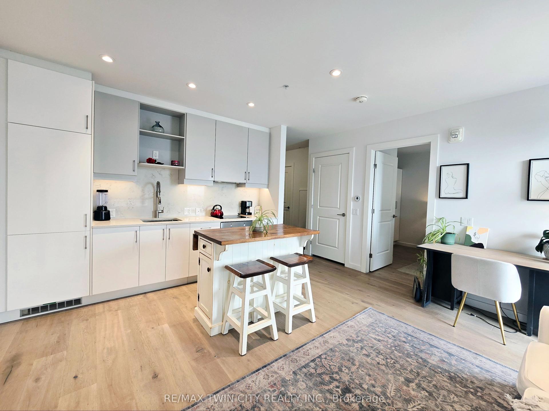 181 King Street S 1812 #1812 — photo 1