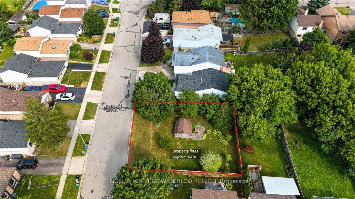 71 Bradbury Crescent — photo 1